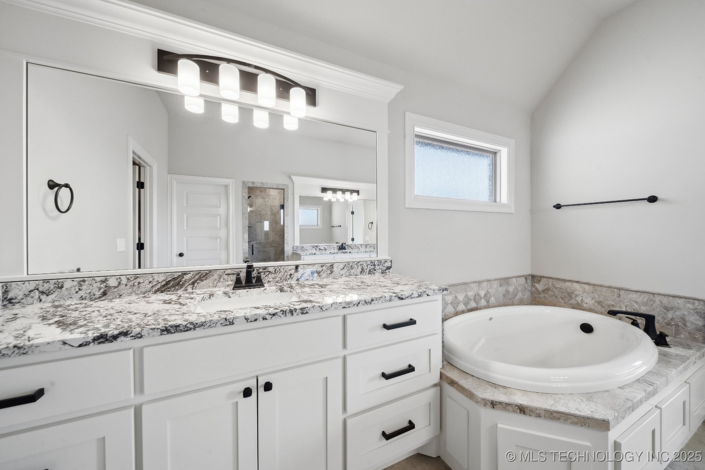 5214 E Norwood Street Property Photo 18