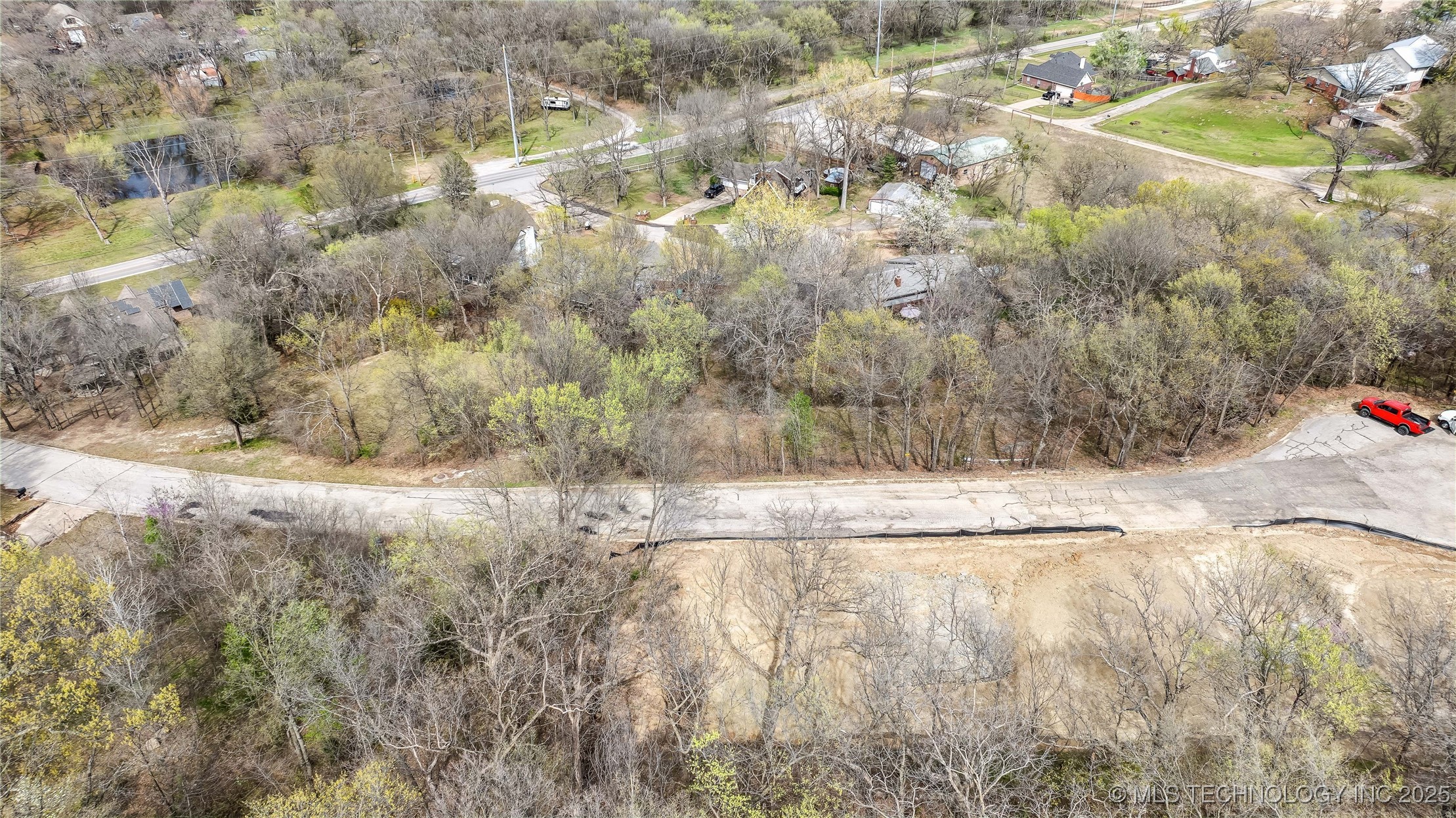 Hickory Lane Property Photo 3