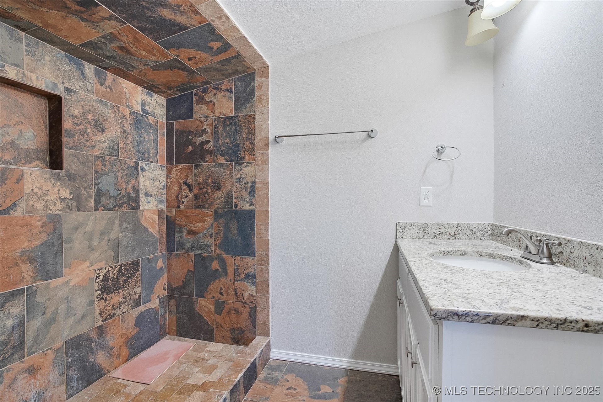 26175 E 93rd Street S Property Photo 43