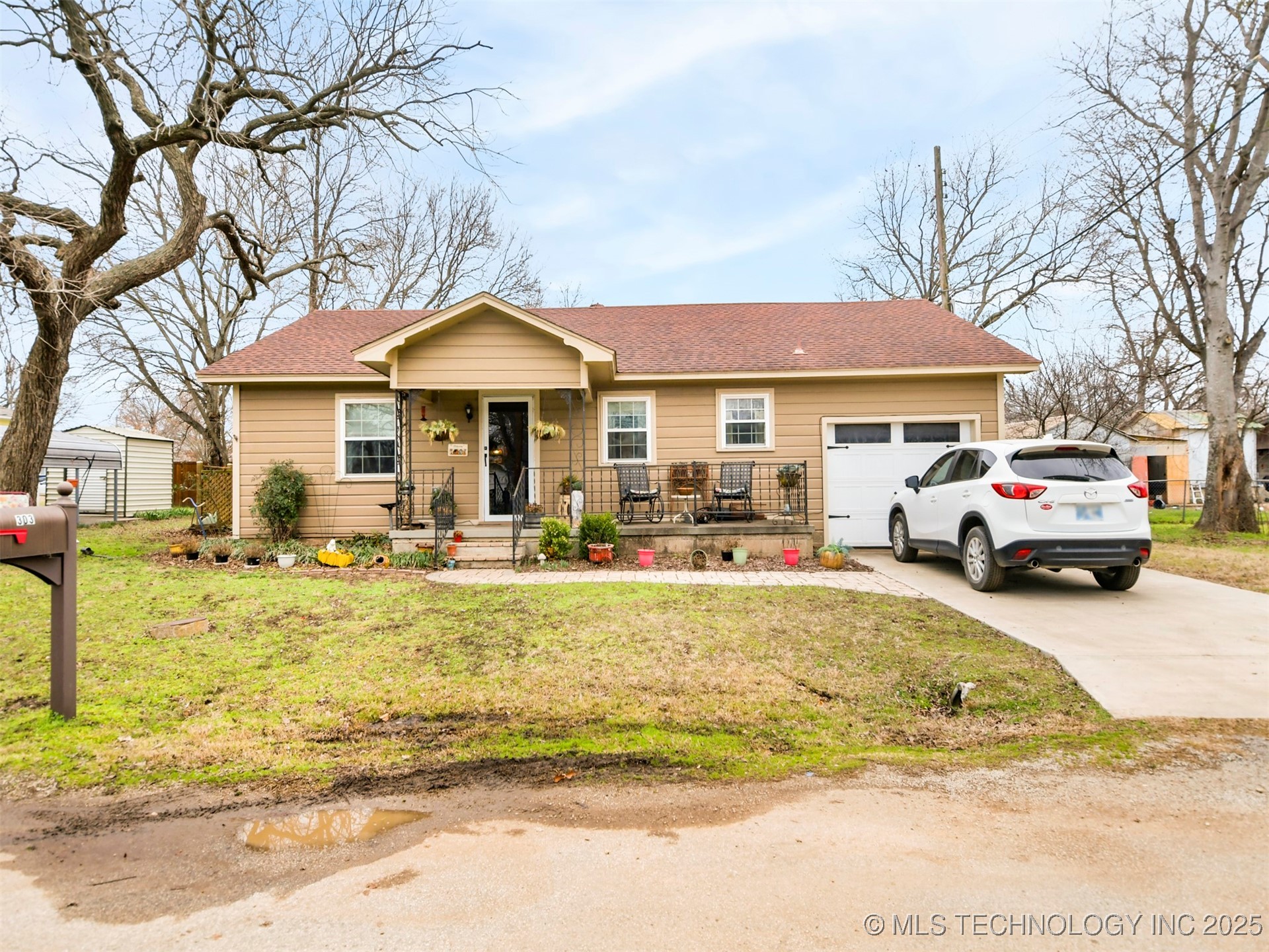 303 W Seminole Street Property Photo