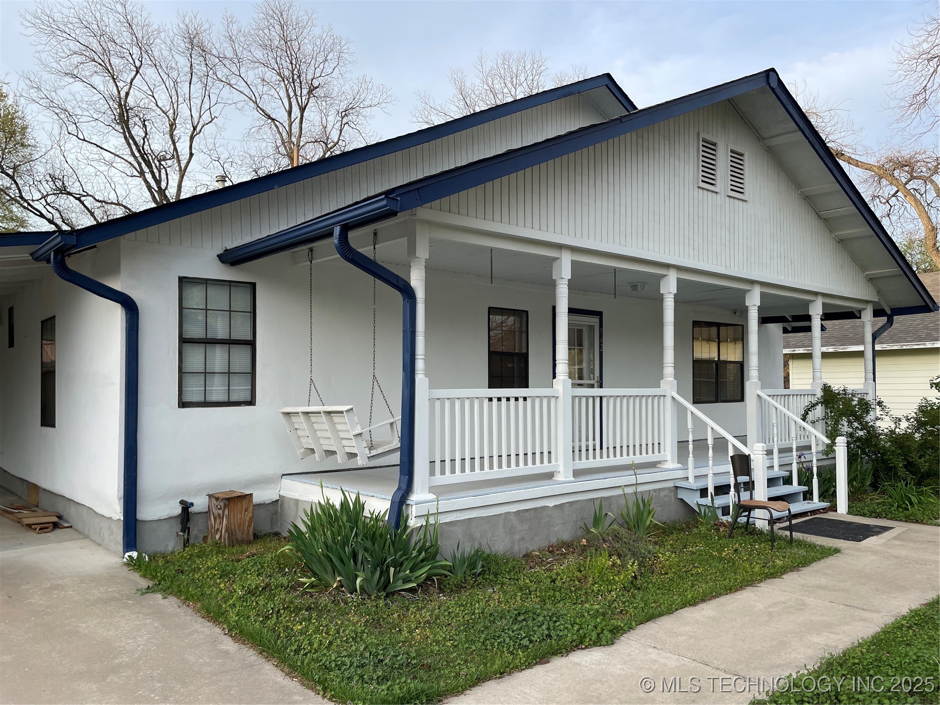 562 E Ash Street Property Photo