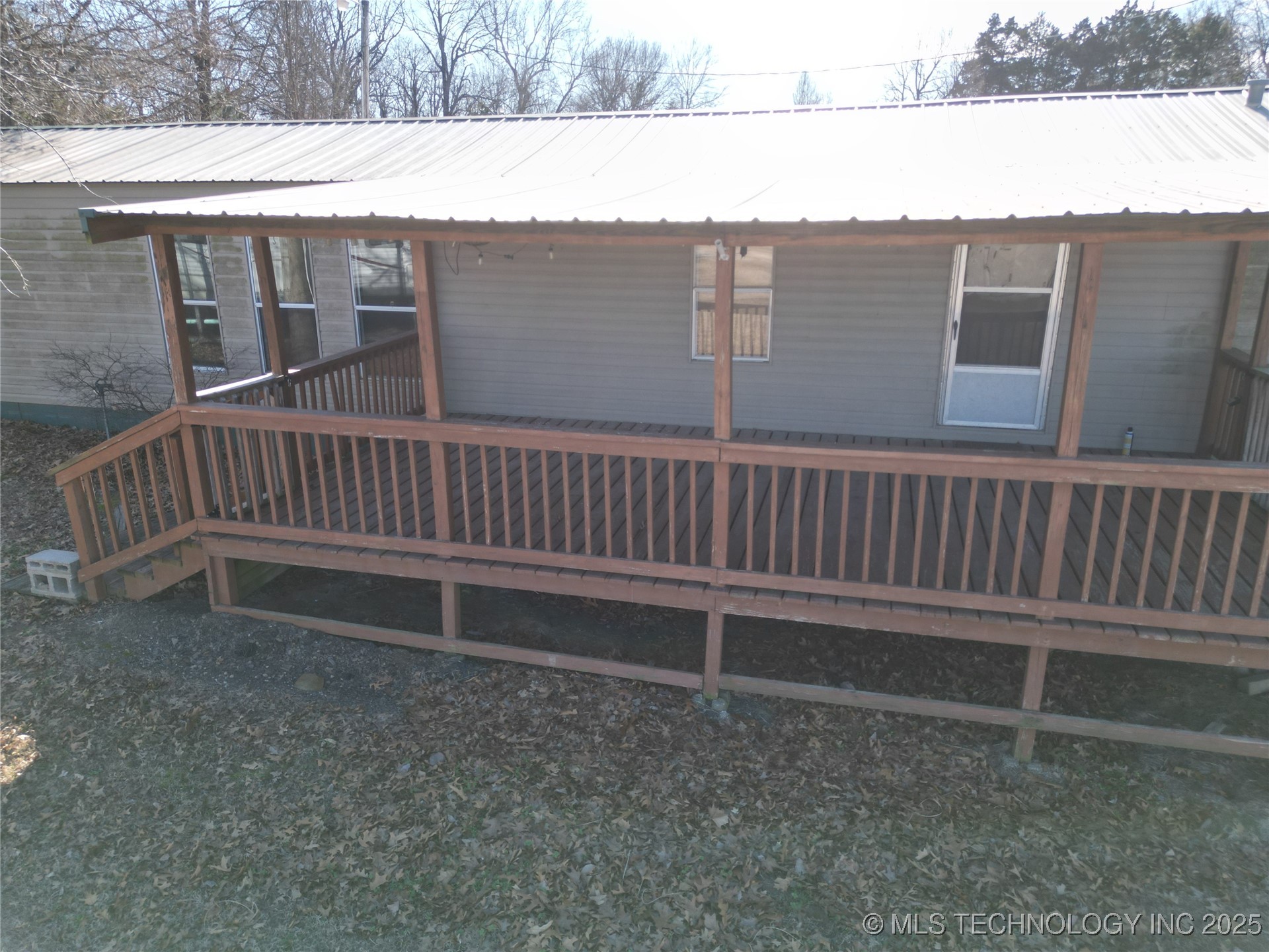 427516 E 1144 Road Property Photo 3