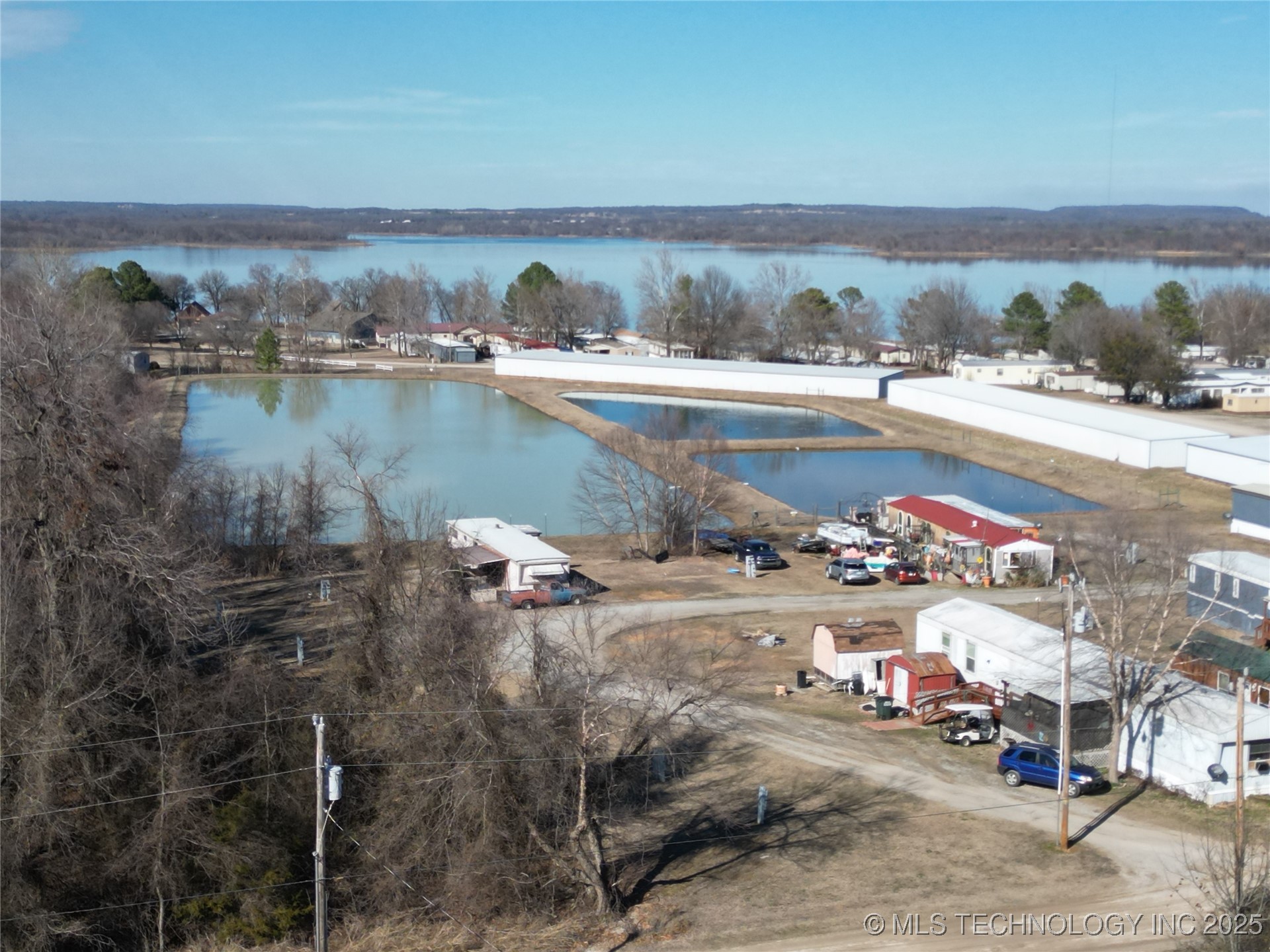 427516 E 1144 Road Property Photo 5