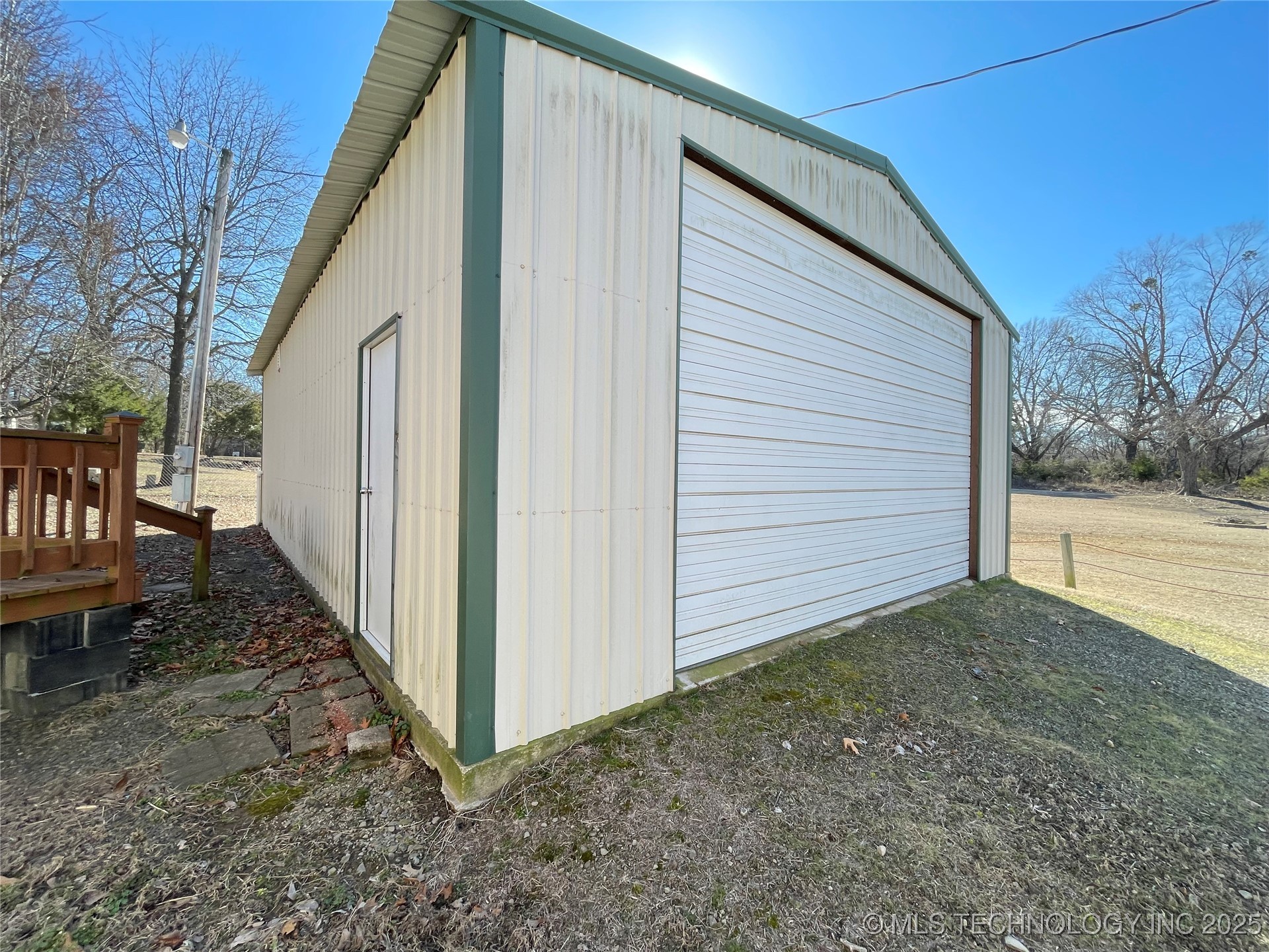 427516 E 1144 Road Property Photo 6