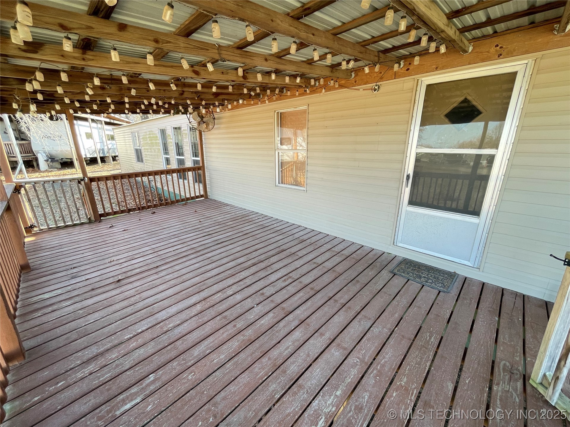 427516 E 1144 Road Property Photo 8