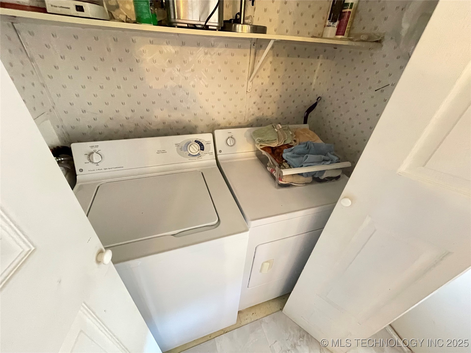427516 E 1144 Road Property Photo 12