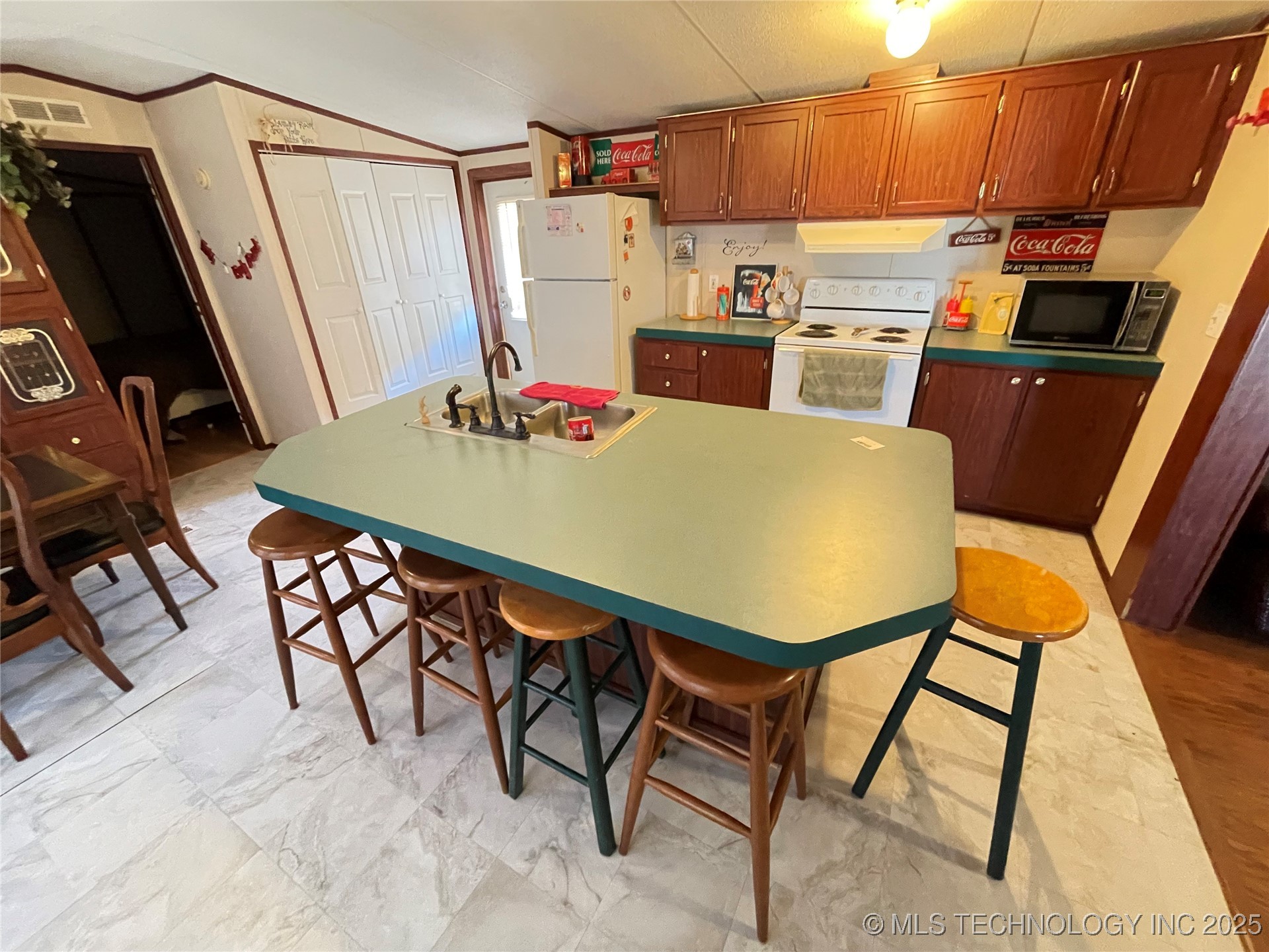 427516 E 1144 Road Property Photo 13
