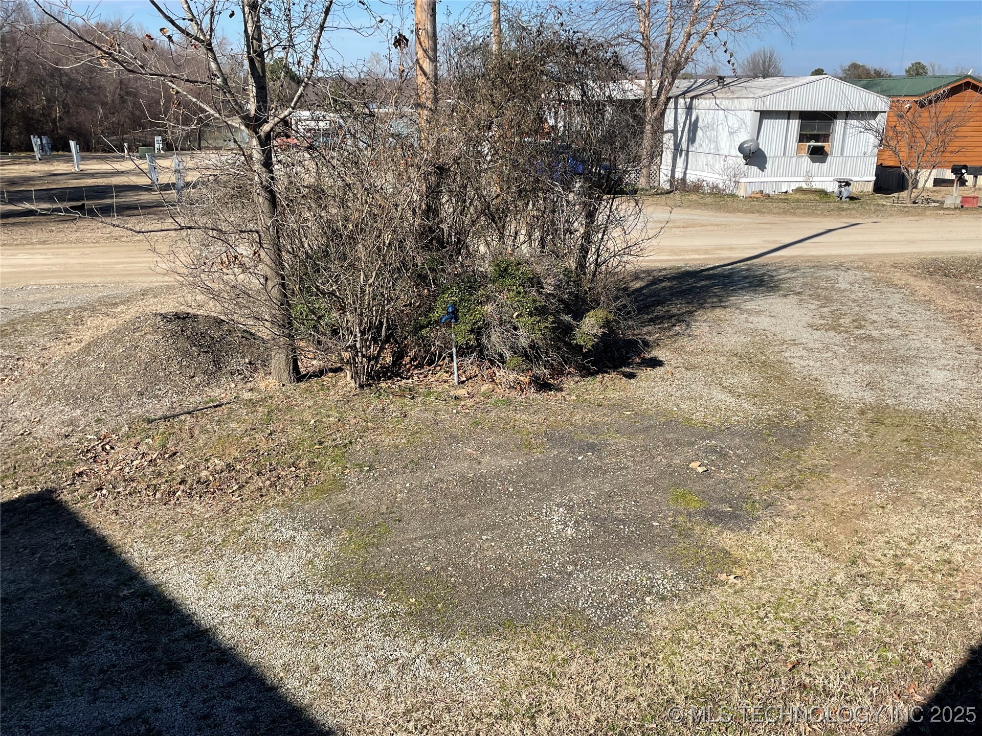 427516 E 1144 Road Property Photo 28