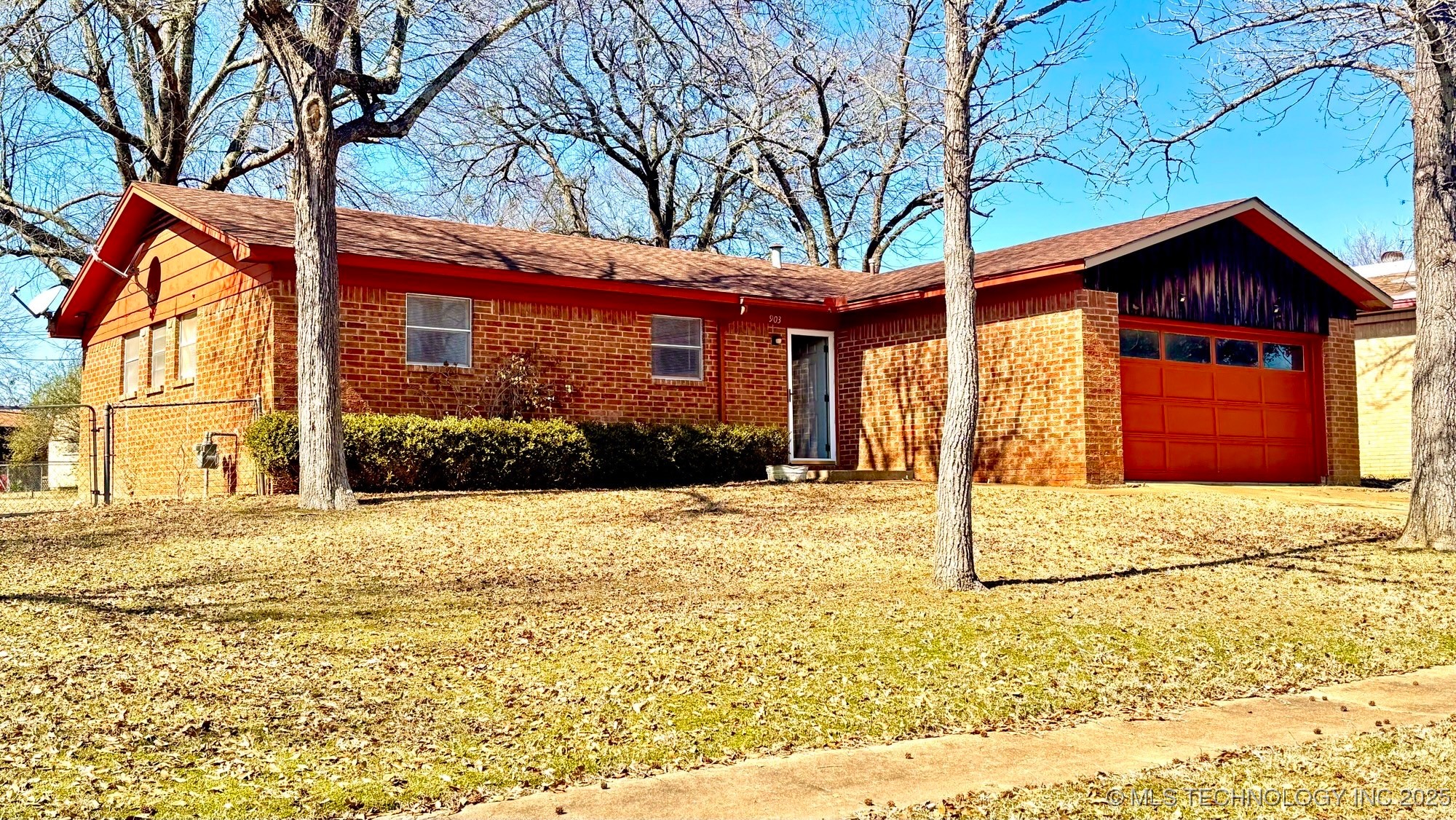 903 Albert Drive Property Photo
