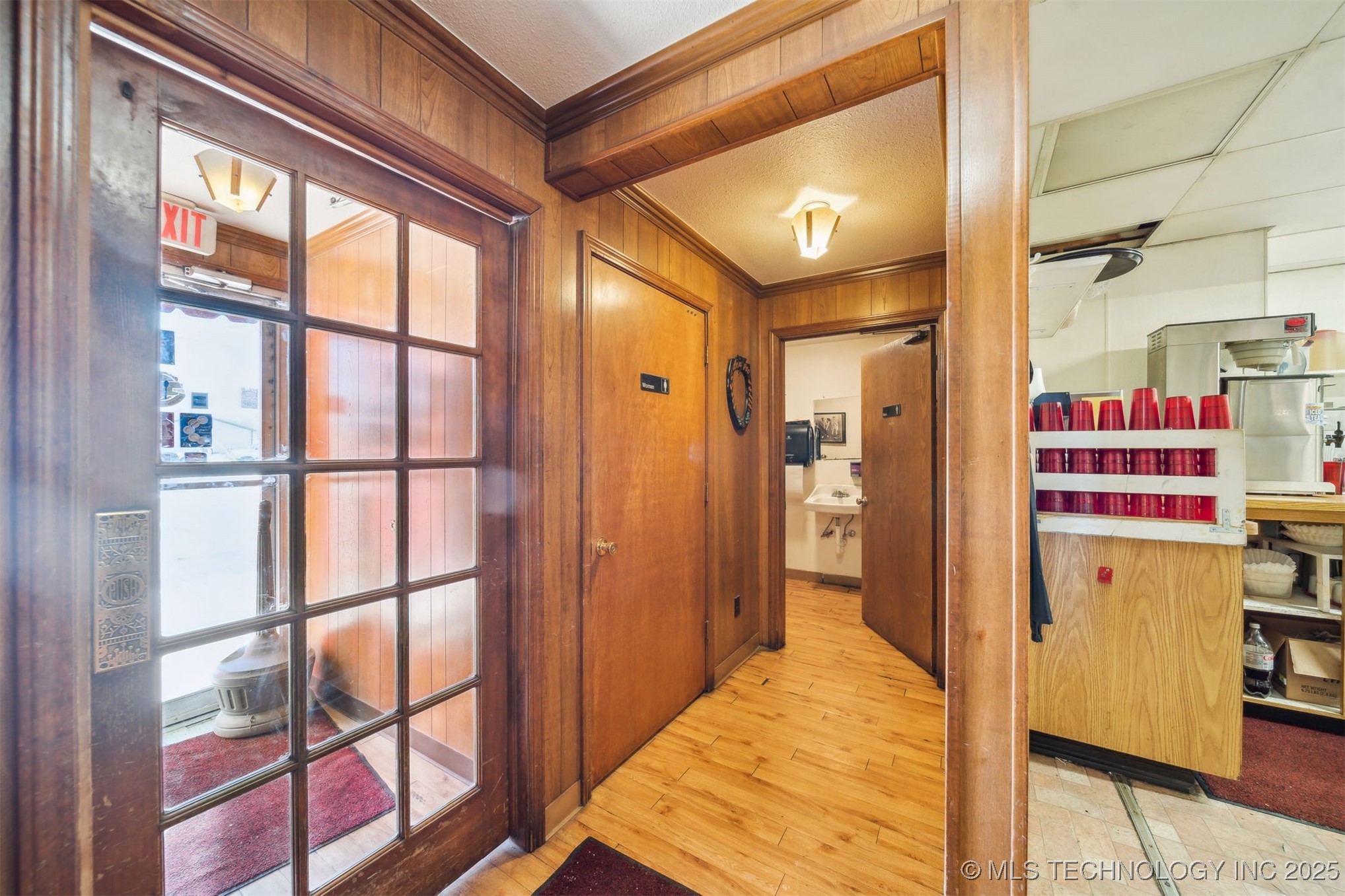 319 E Illinois Avenue Property Photo 22