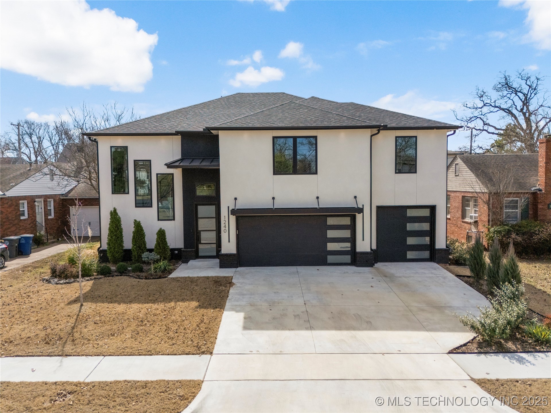 1240 E 30th Street Property Photo