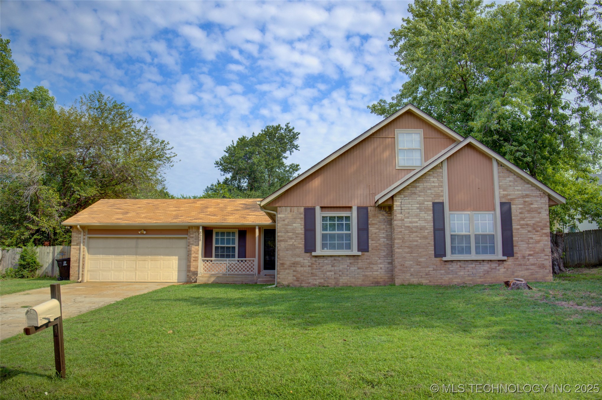 828 W Waco Place Property Photo
