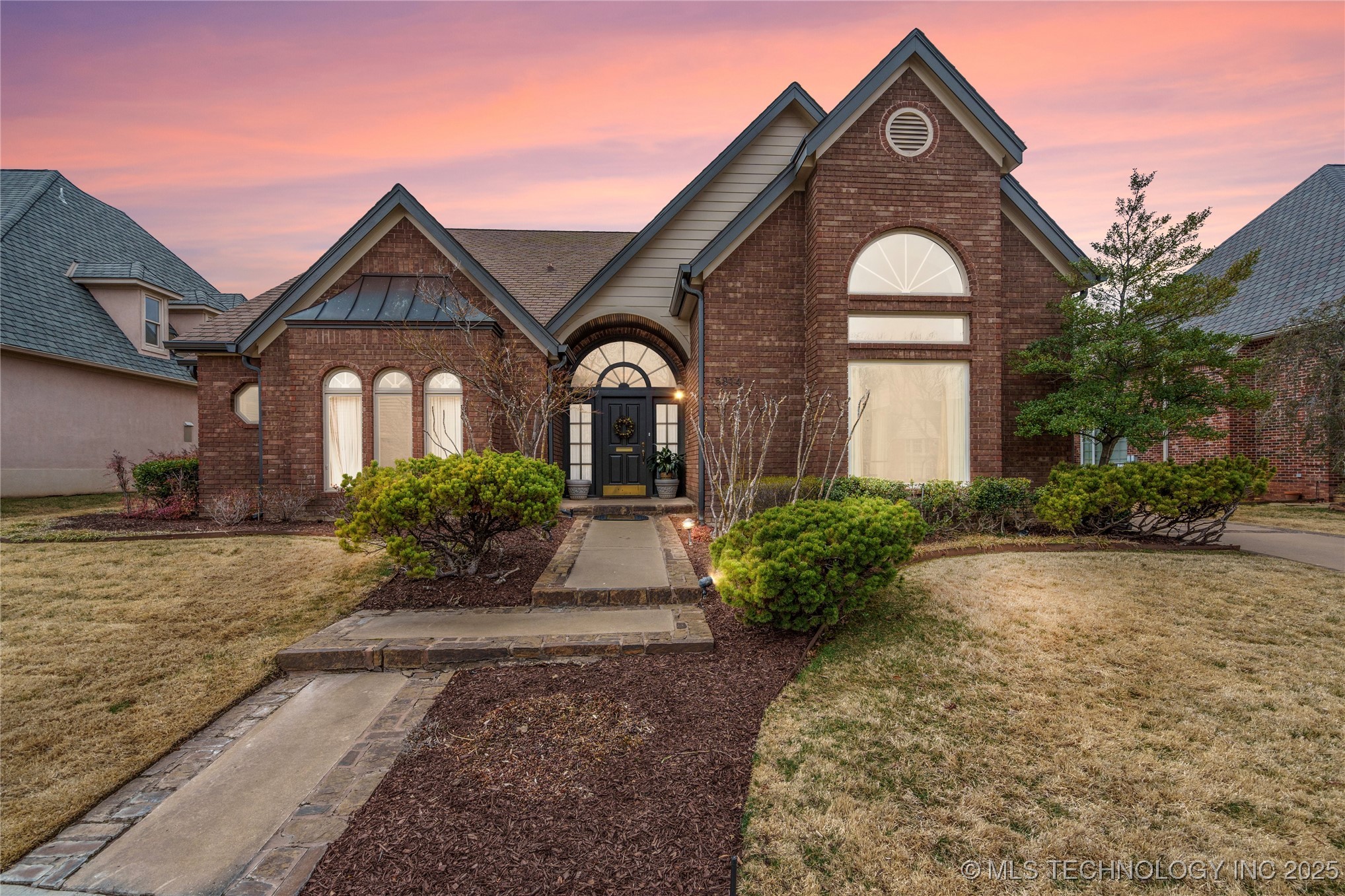 Glenoak Real Estate Listings Main Image