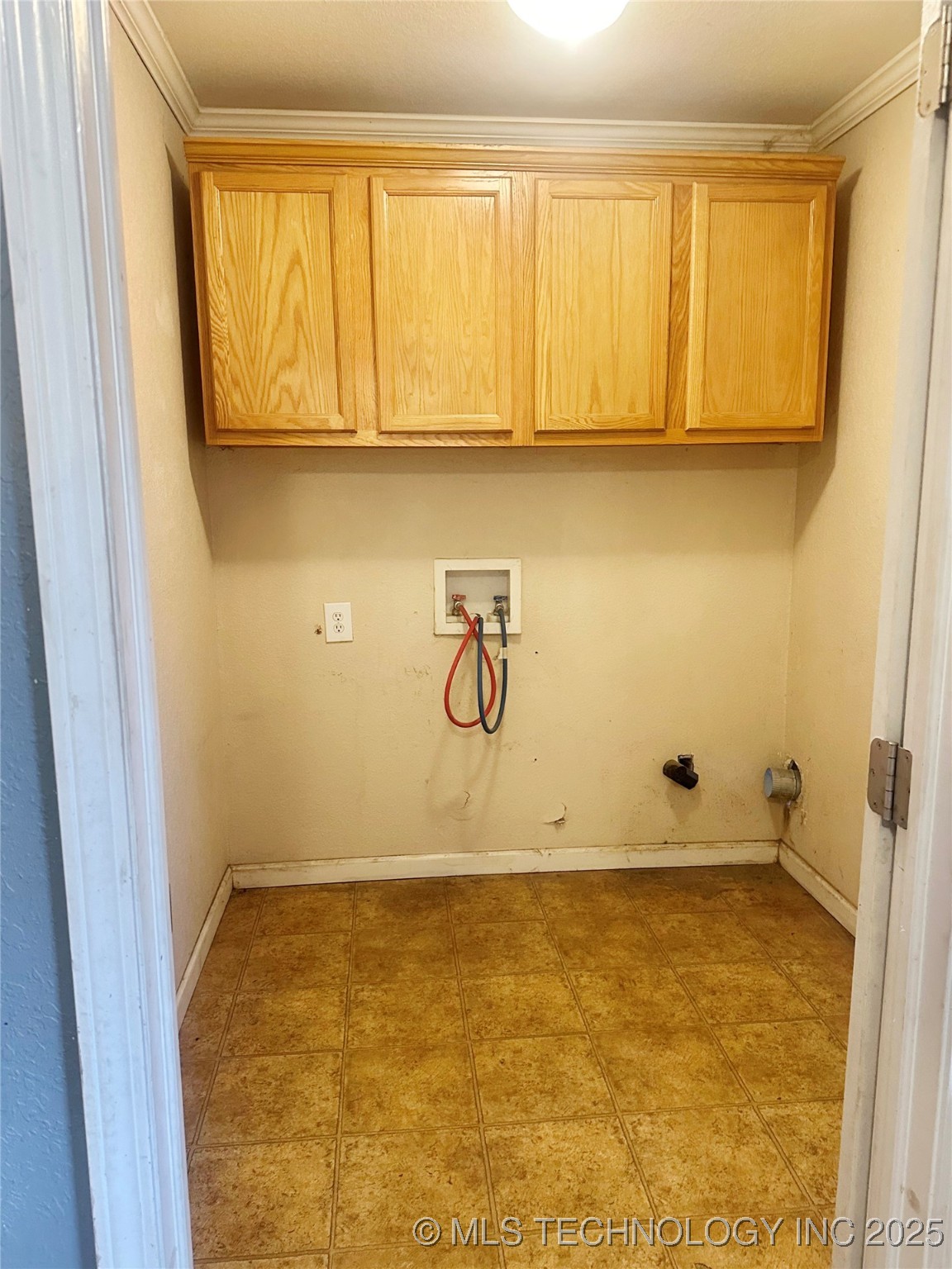 220 W Taylor Property Photo 7