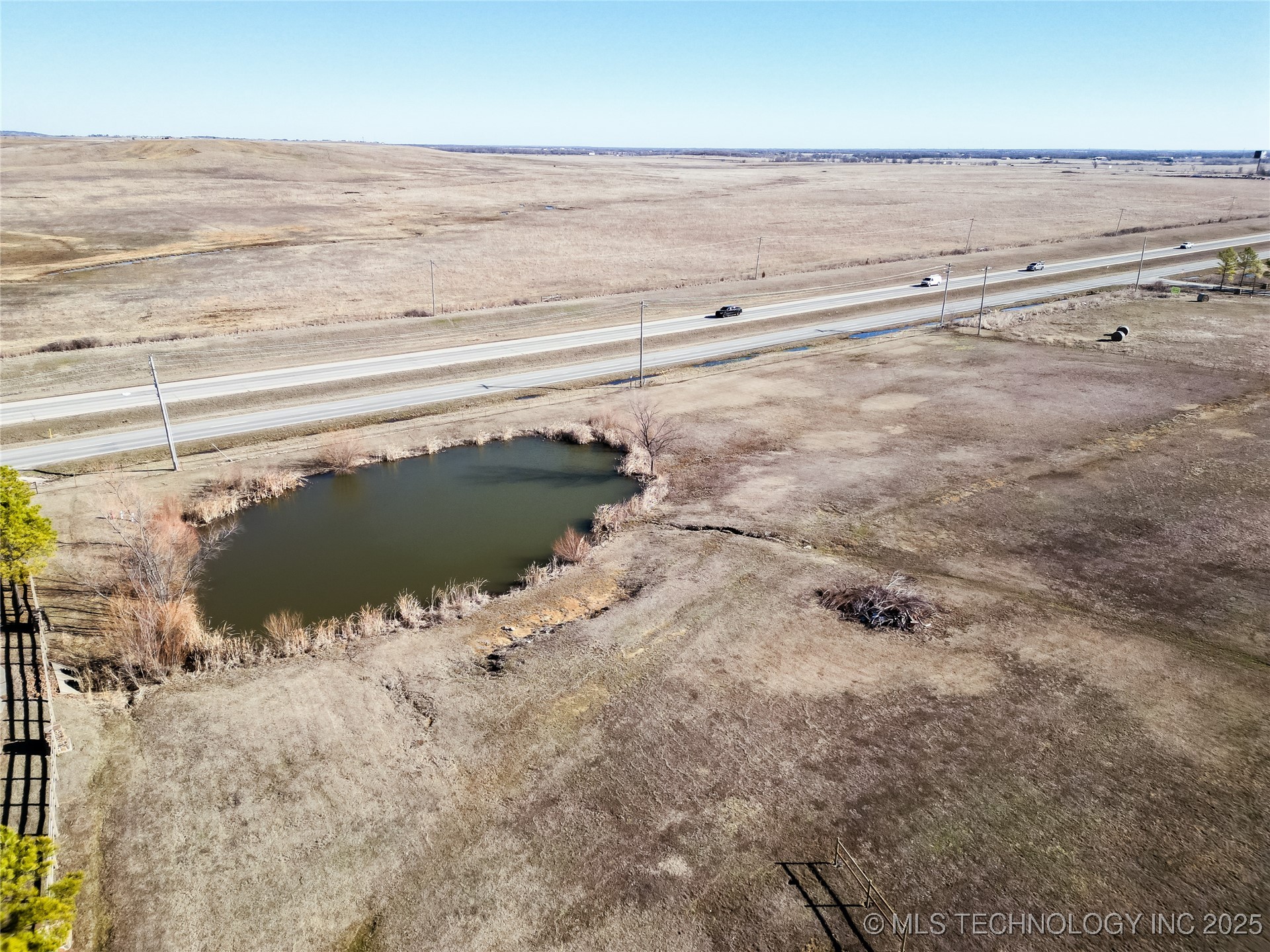 E Hwy 20 Property Photo 2