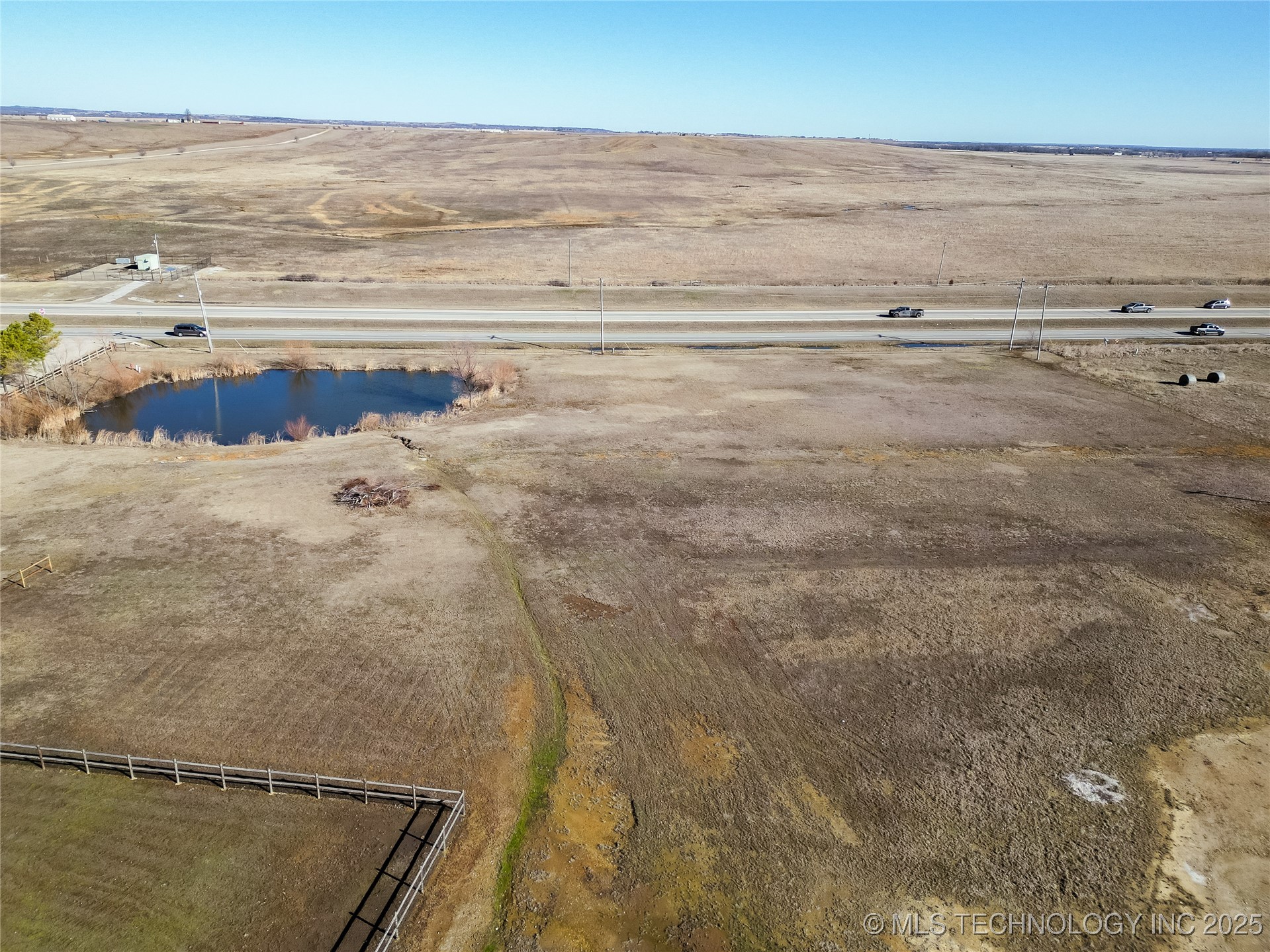 E Hwy 20 Property Photo 3