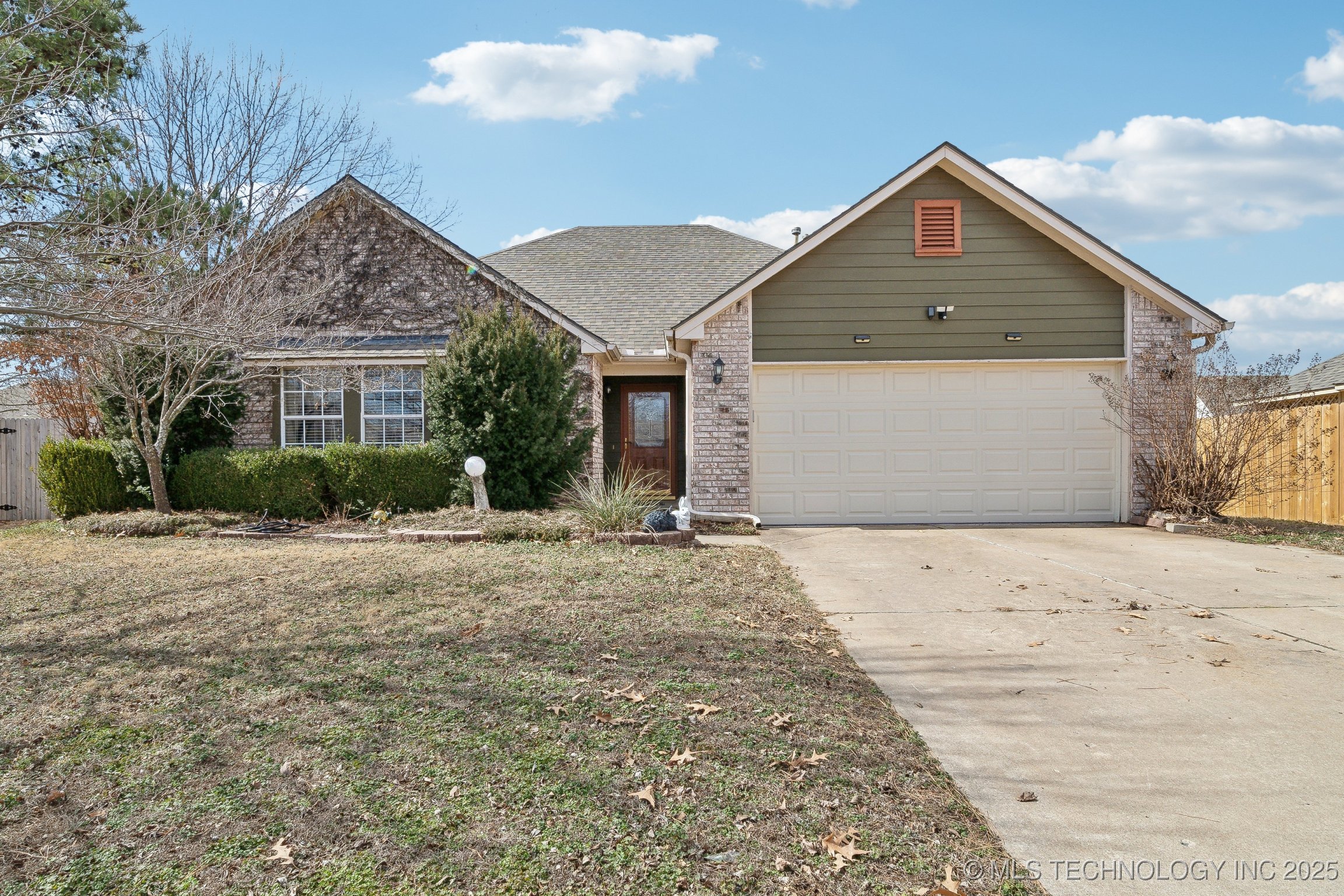 11710 S Holley Court Property Photo