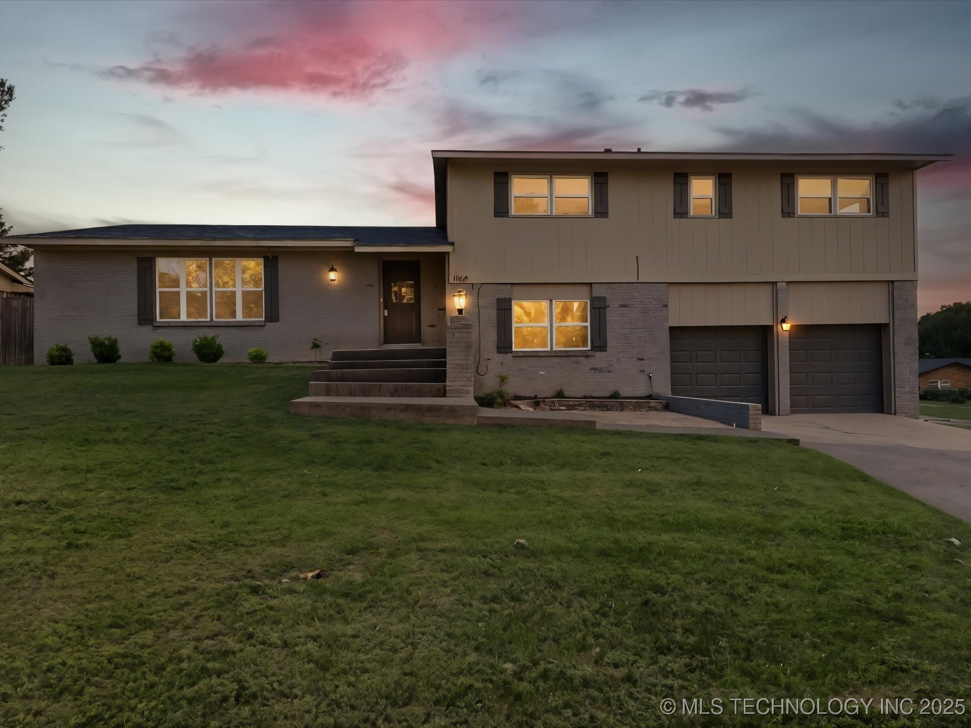 1063 Rolling Meadows Court Property Photo 1