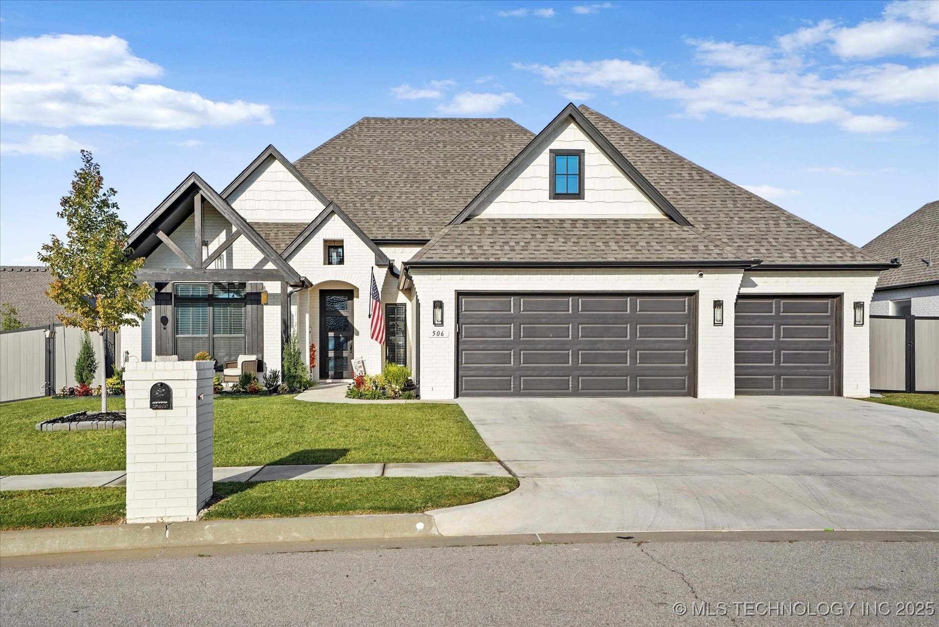 506 N 84th Place Property Photo