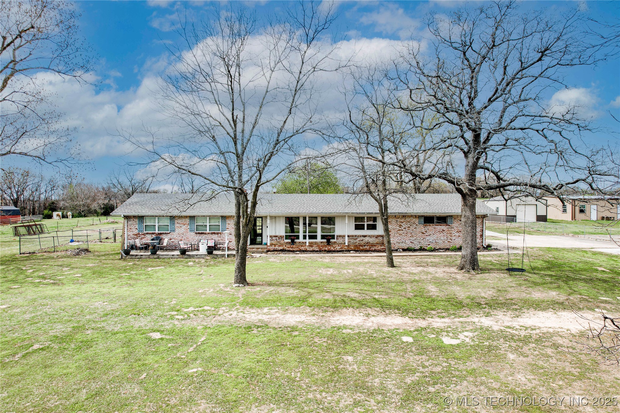33825 W Hwy 66 Property Photo