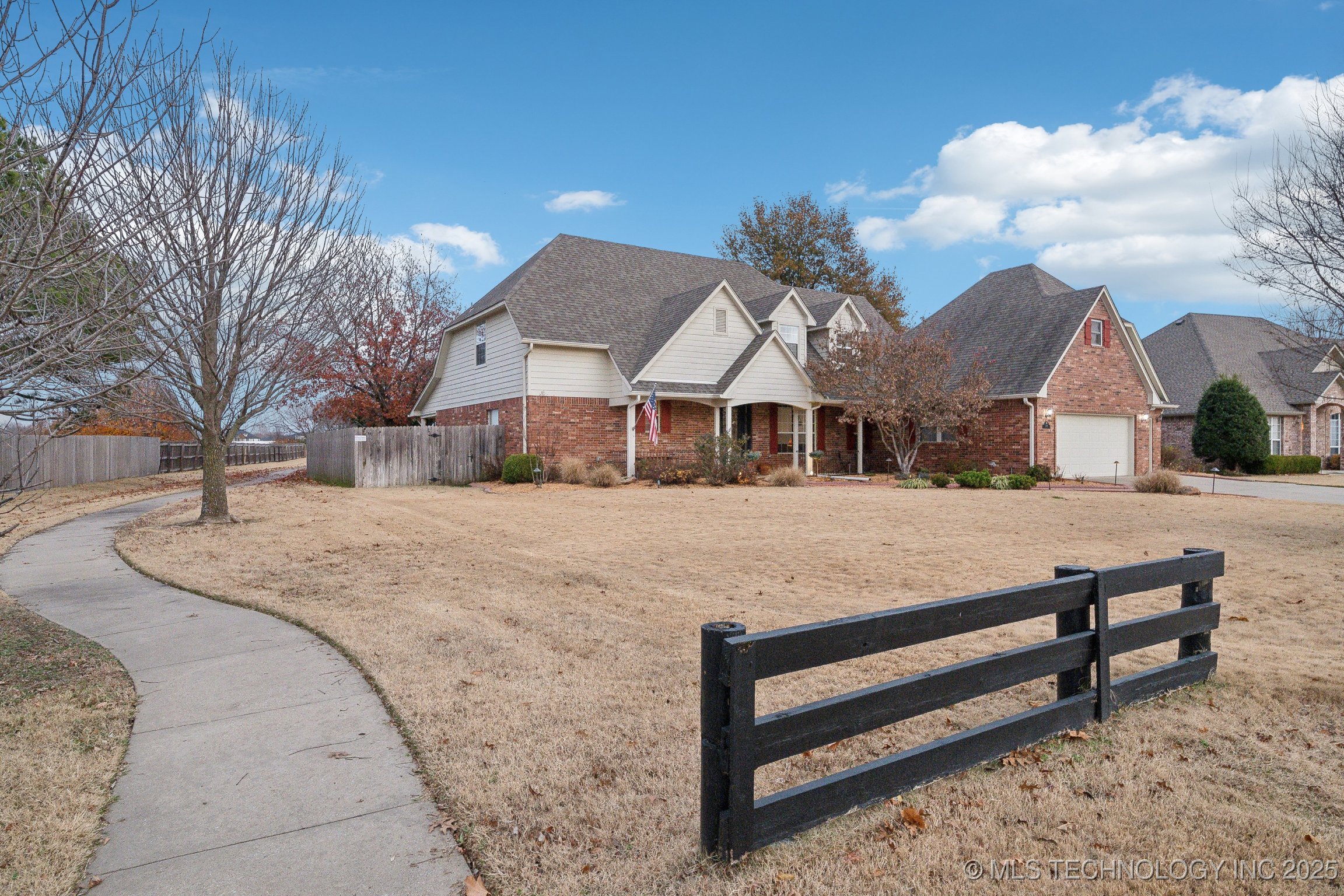 103 S Forest Ridge Boulevard Property Photo 1