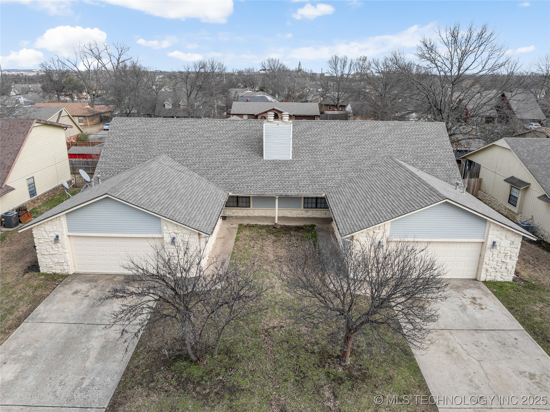 6221 S 86th Avenue E Property Photo