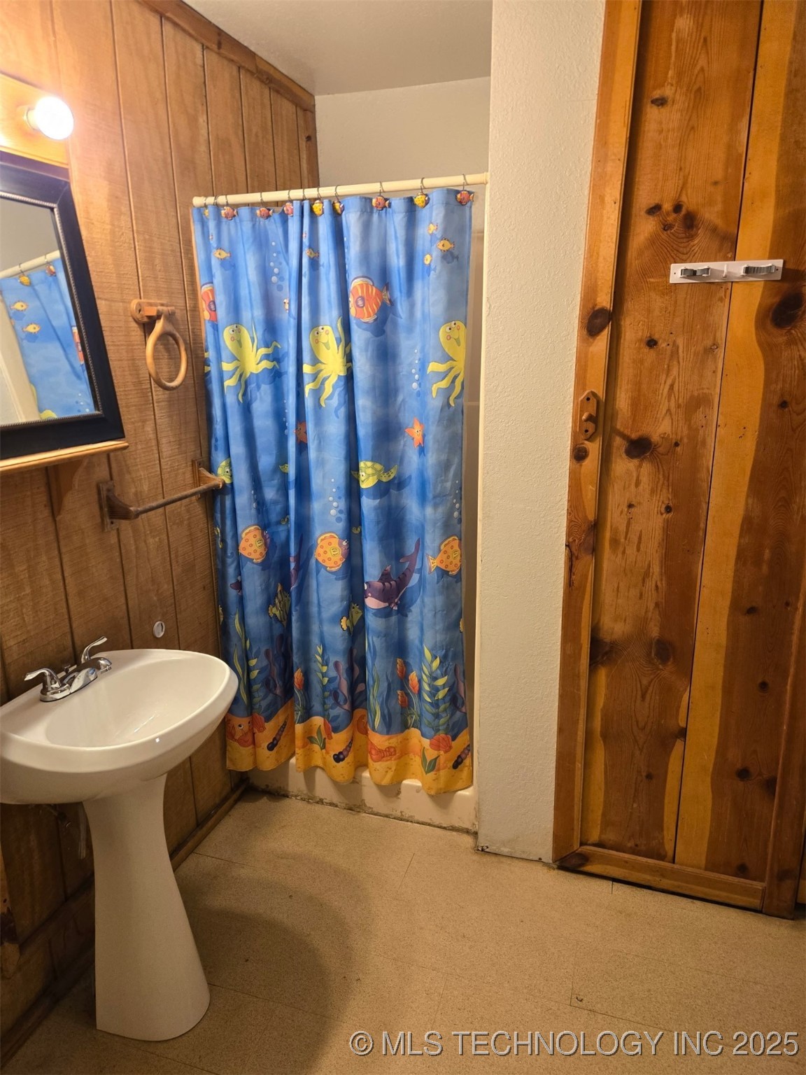 16100 Ash Road Property Photo 24