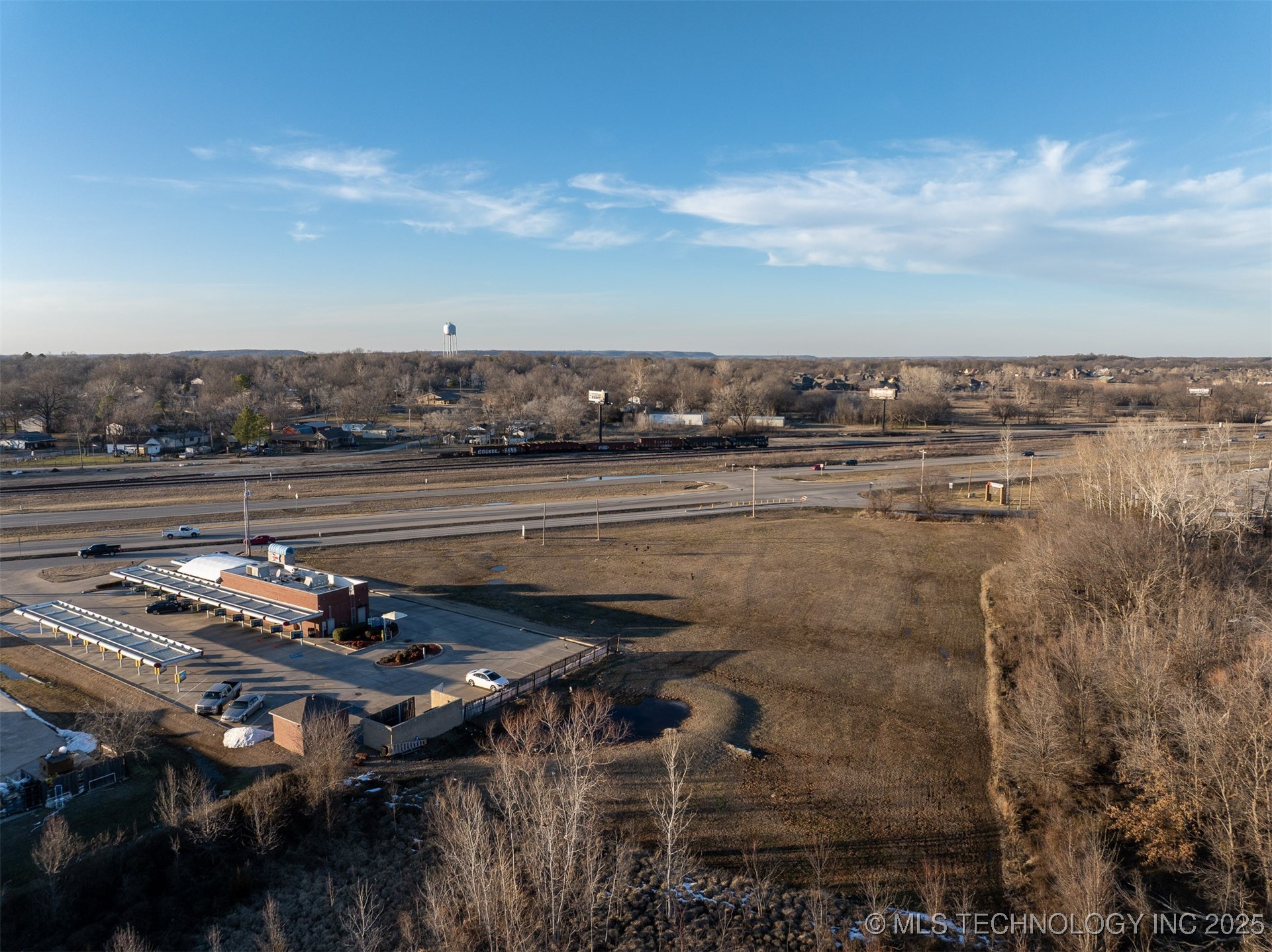 8154 E 550 Road Property Photo 9