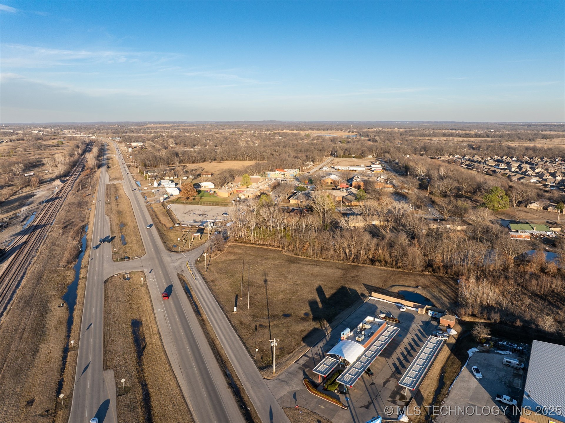 8154 E 550 Road Property Photo 25
