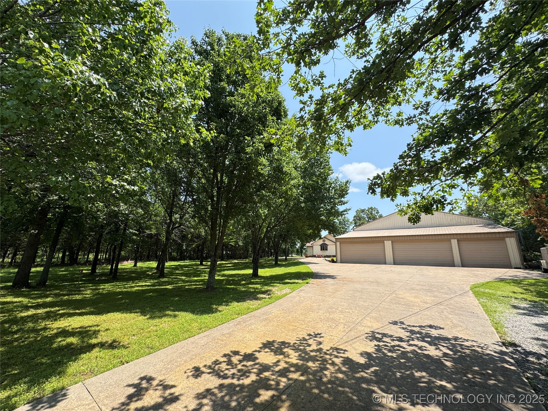 32432 S Skyline Drive Property Photo 3