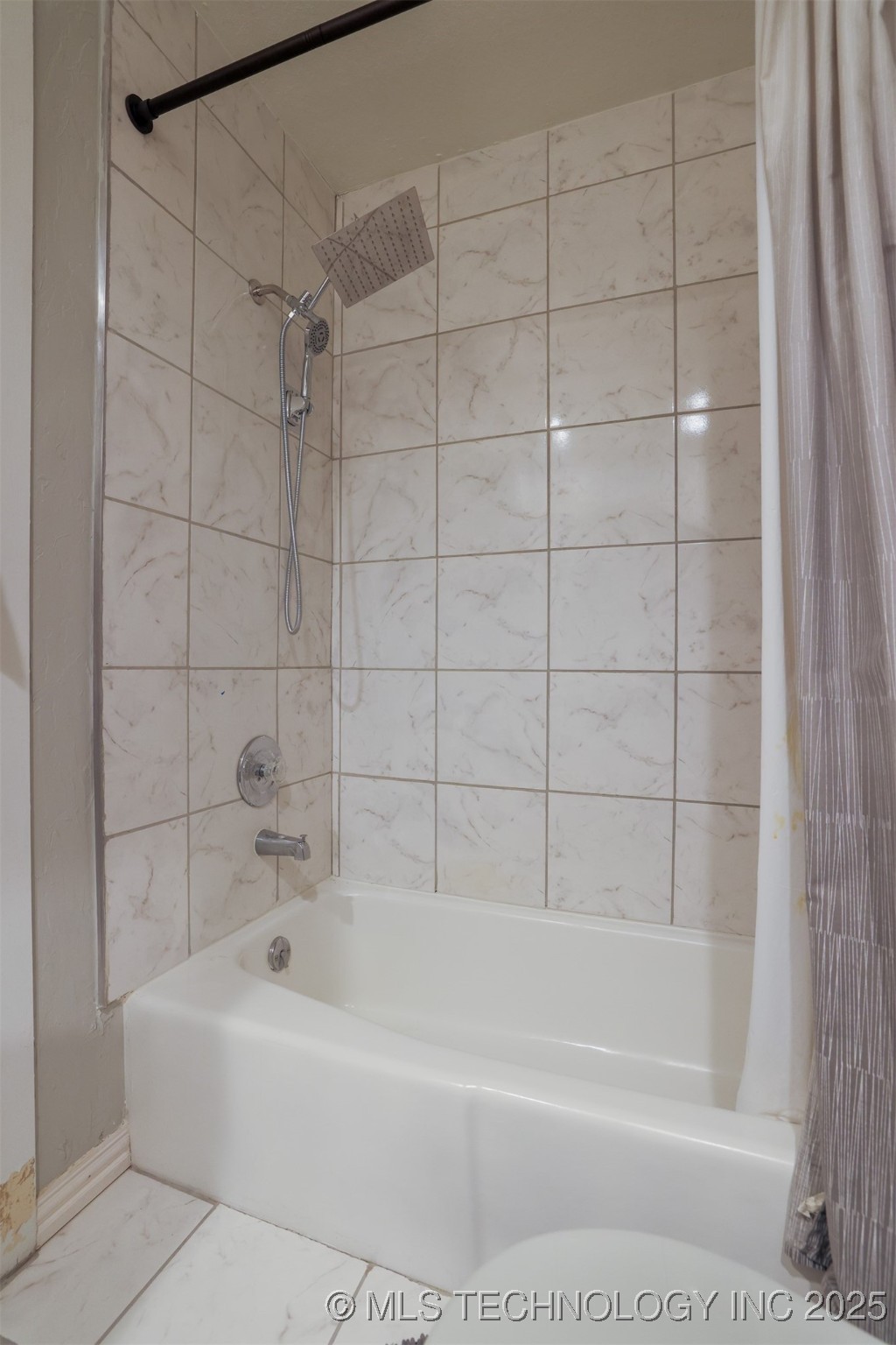 6217 E 76th Street Property Photo 42
