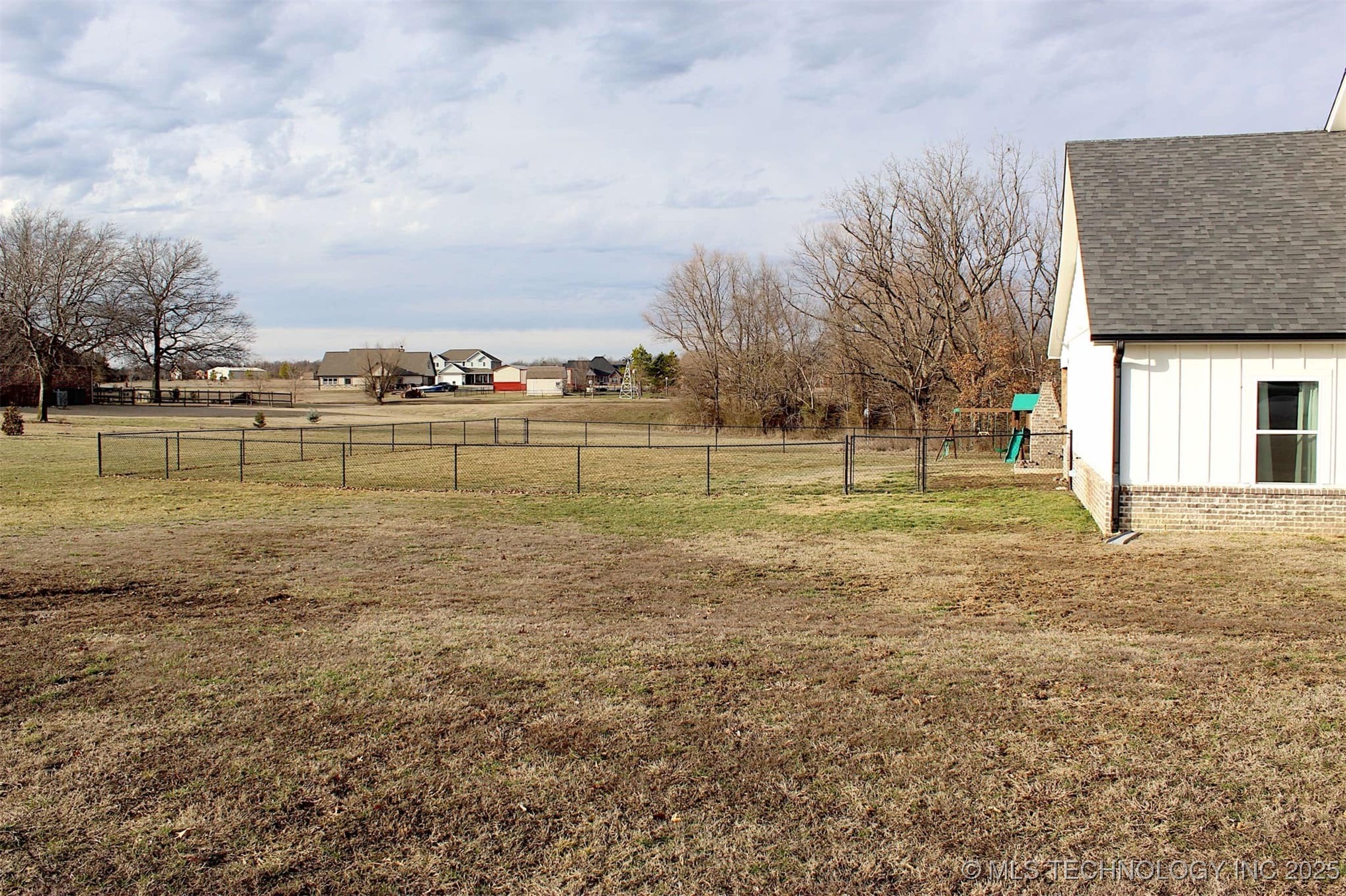 318 Twin Creeks Lane Property Photo 12