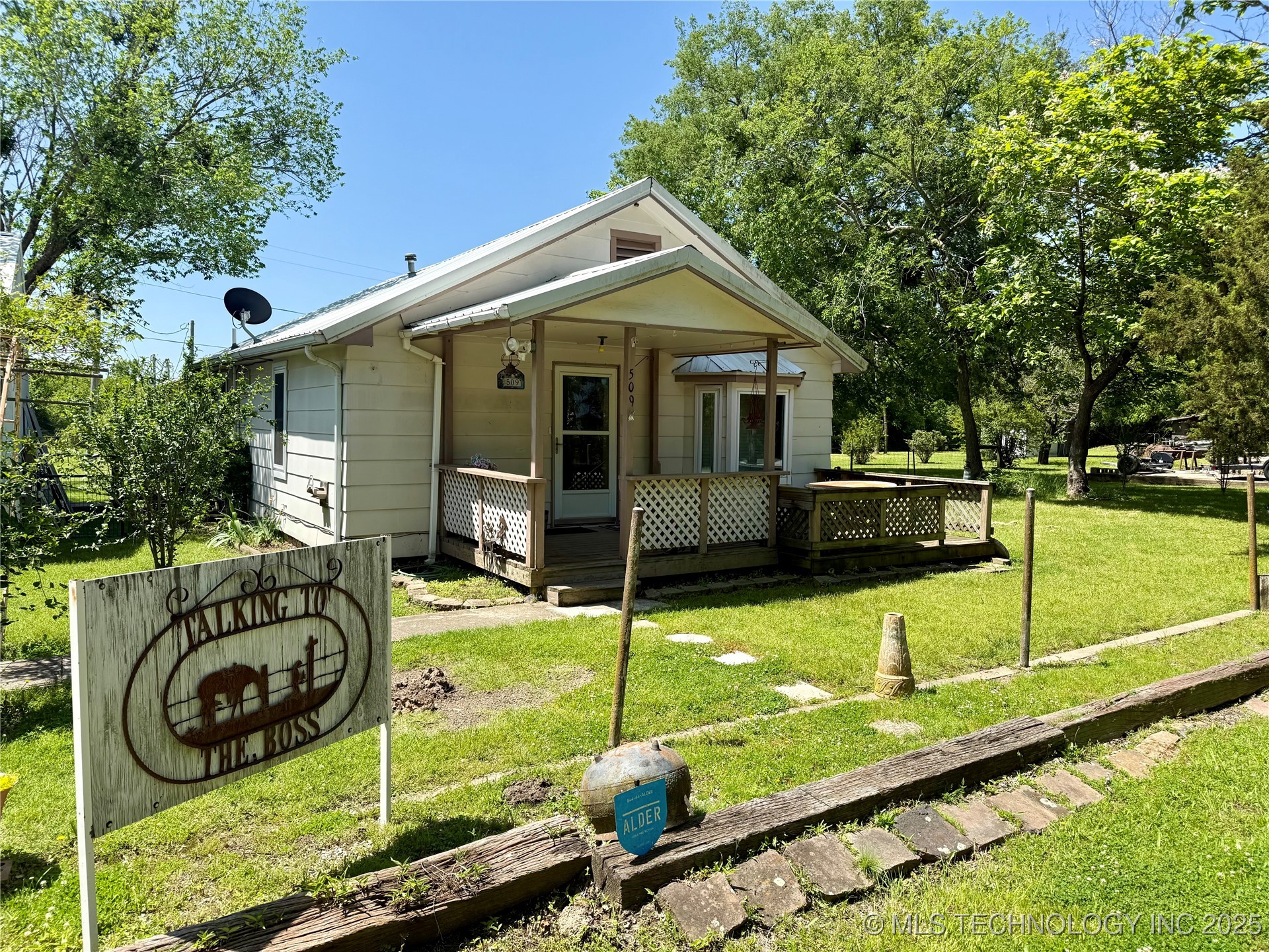 509 E Elder Street Property Photo