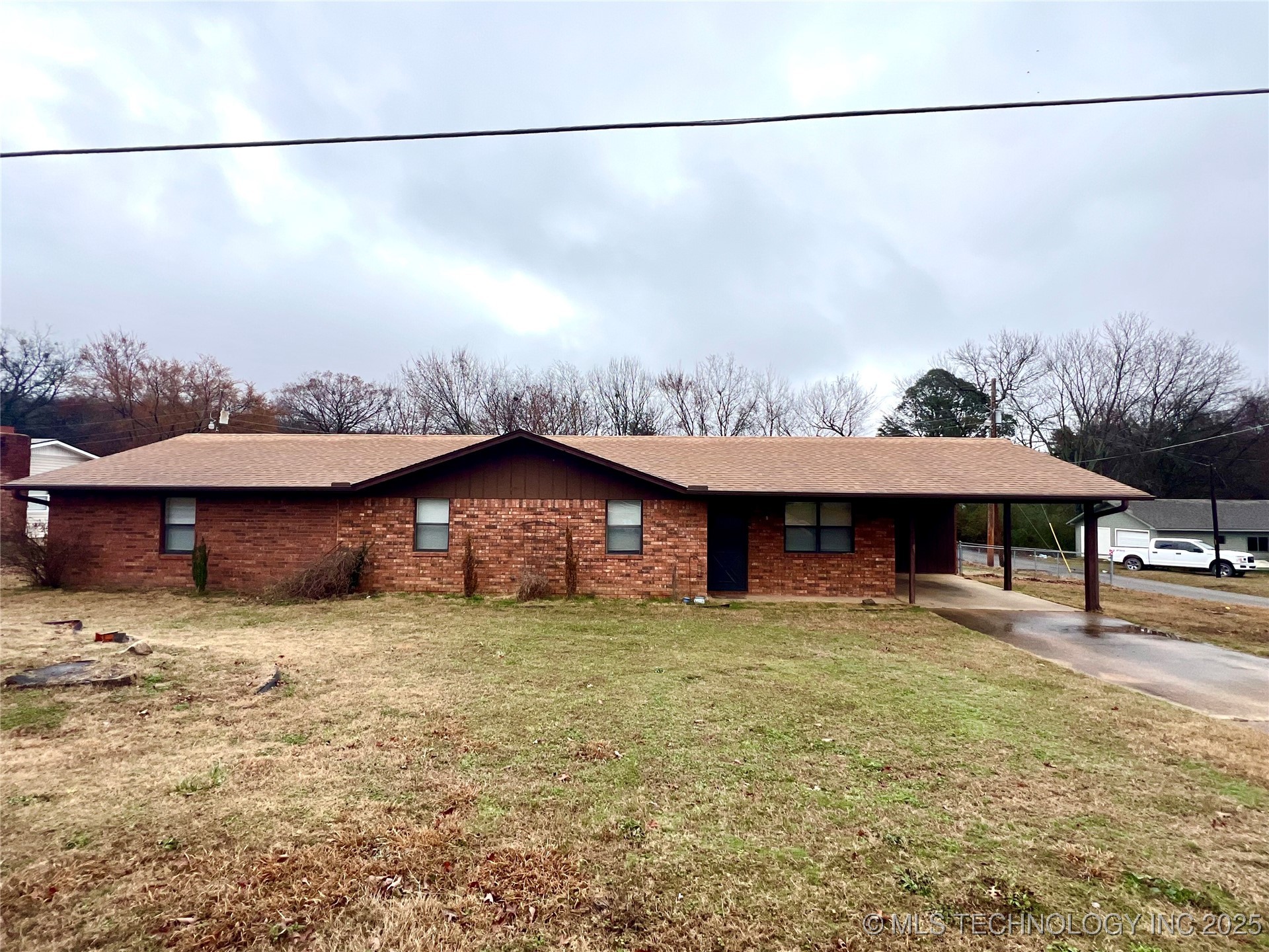 801 S Webb Lane Property Photo