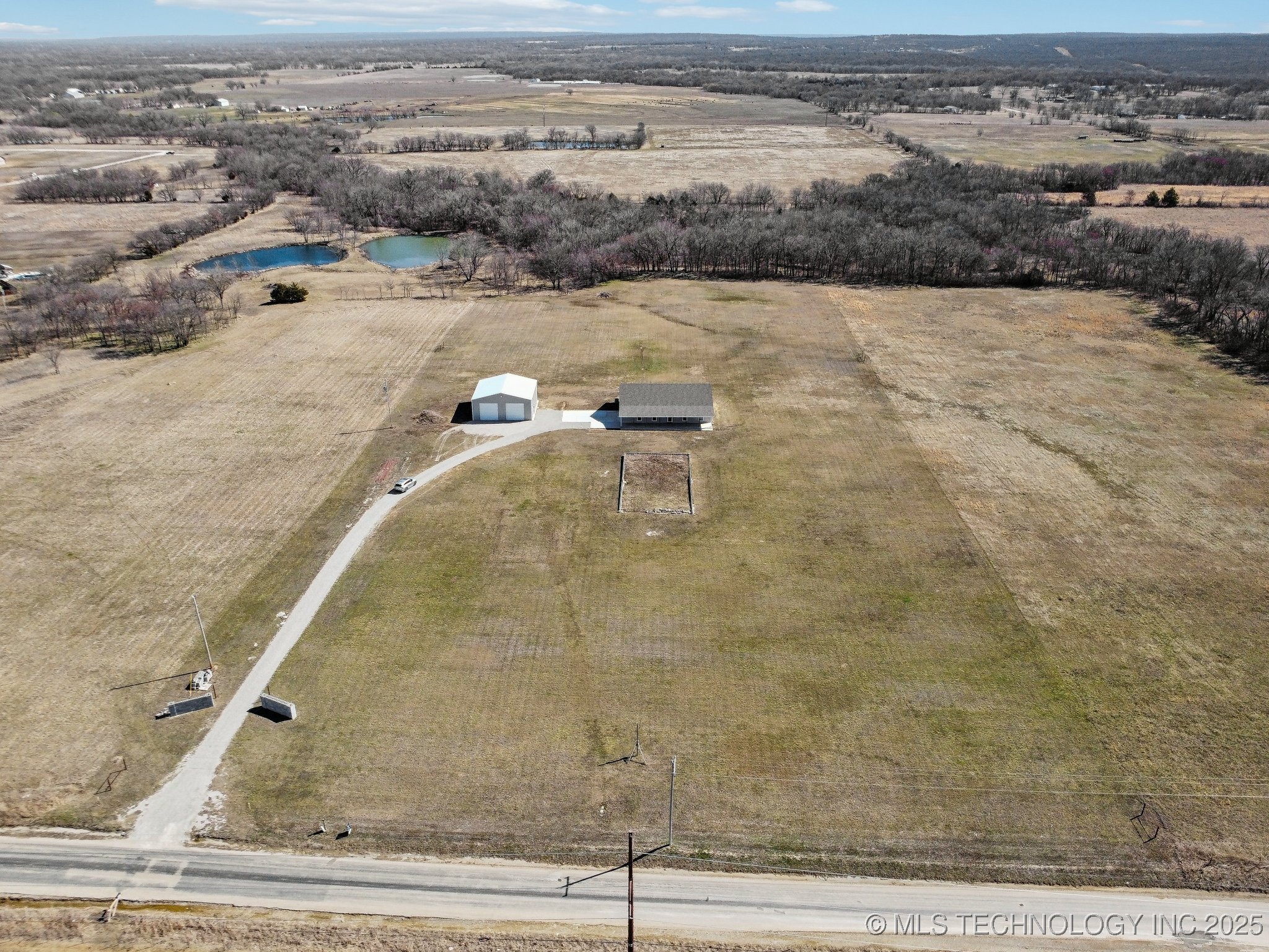 2374 N 205 Road Property Photo 6
