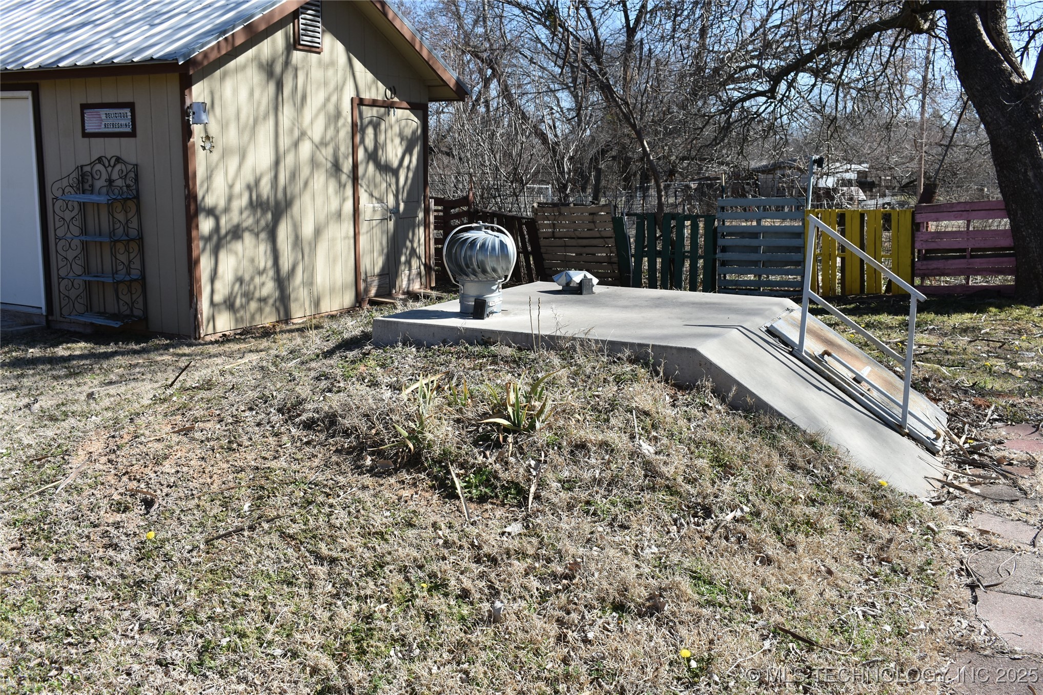21511 Marietta Street Property Photo 8