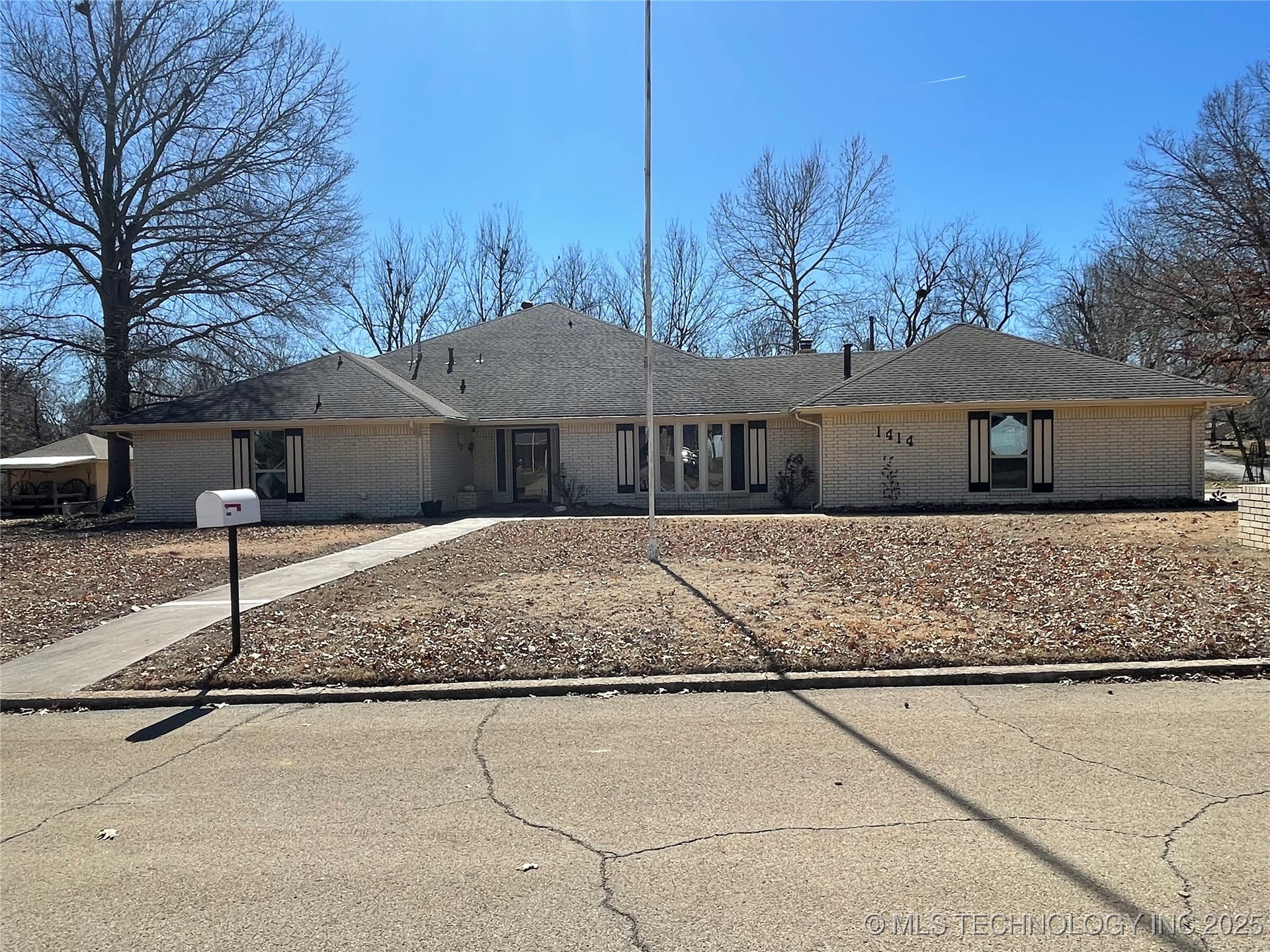 1414 S Bell Creek Drive Property Photo
