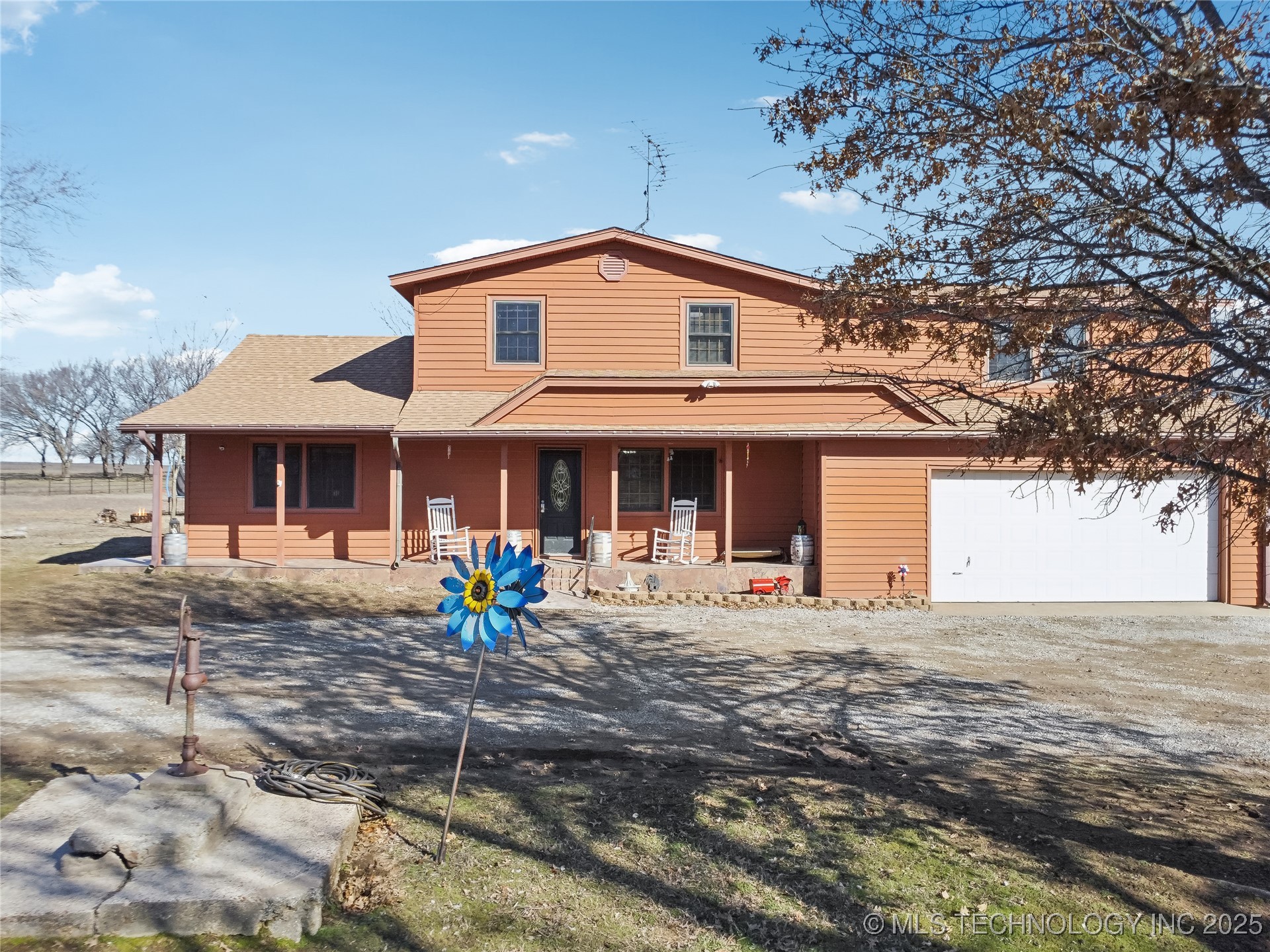 23611 E 300 Road Property Photo 2