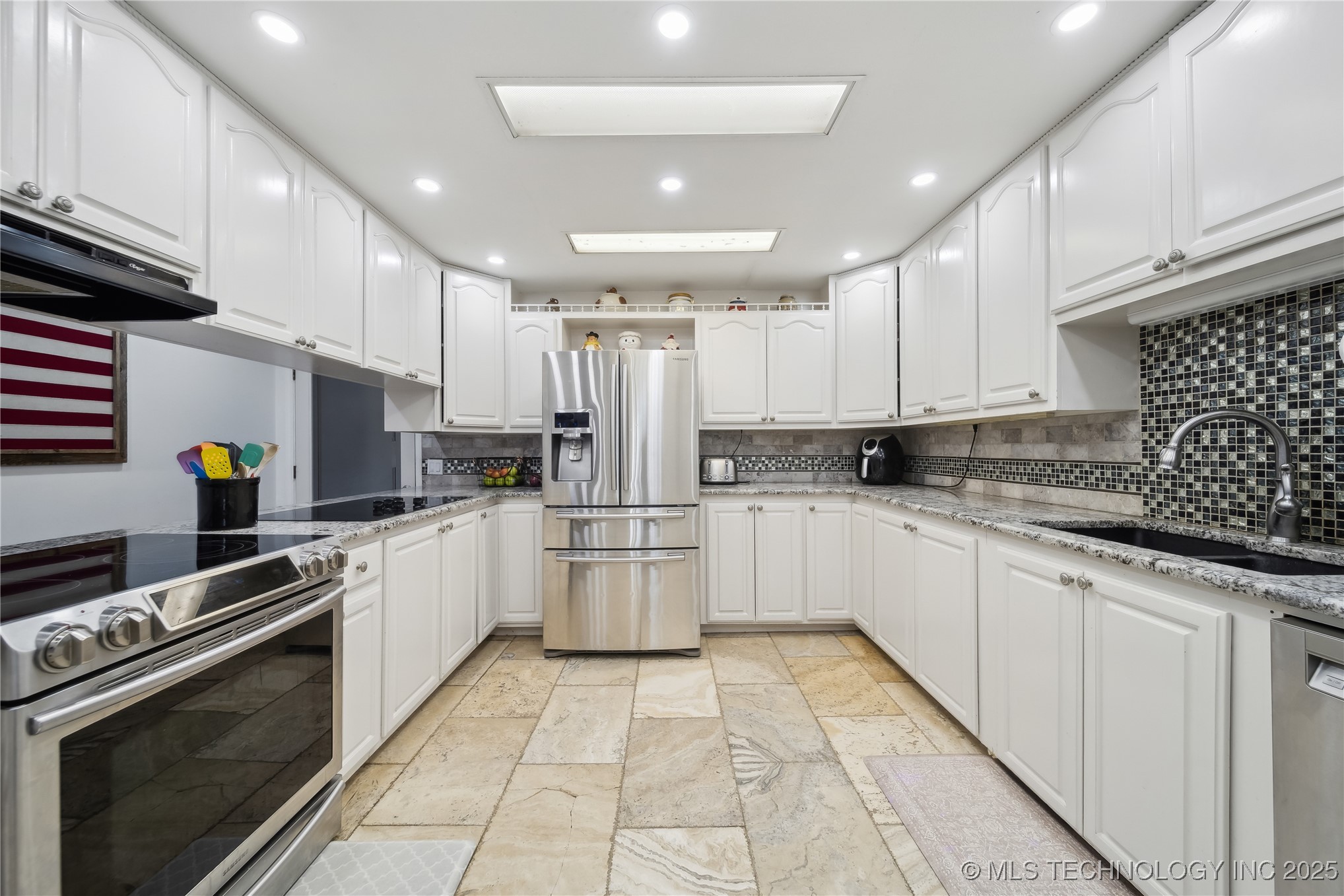 23611 E 300 Road Property Photo 4