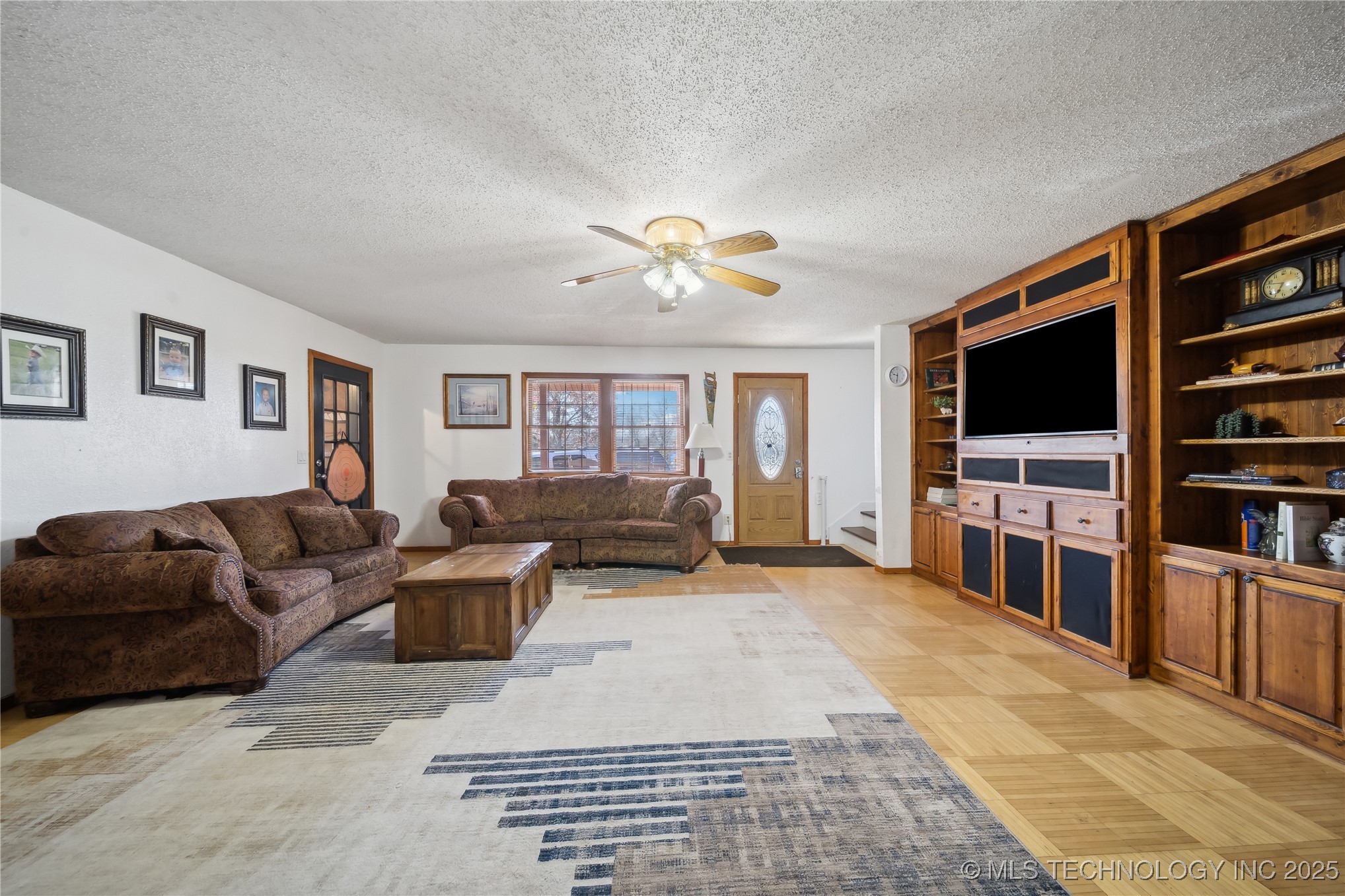 23611 E 300 Road Property Photo 8