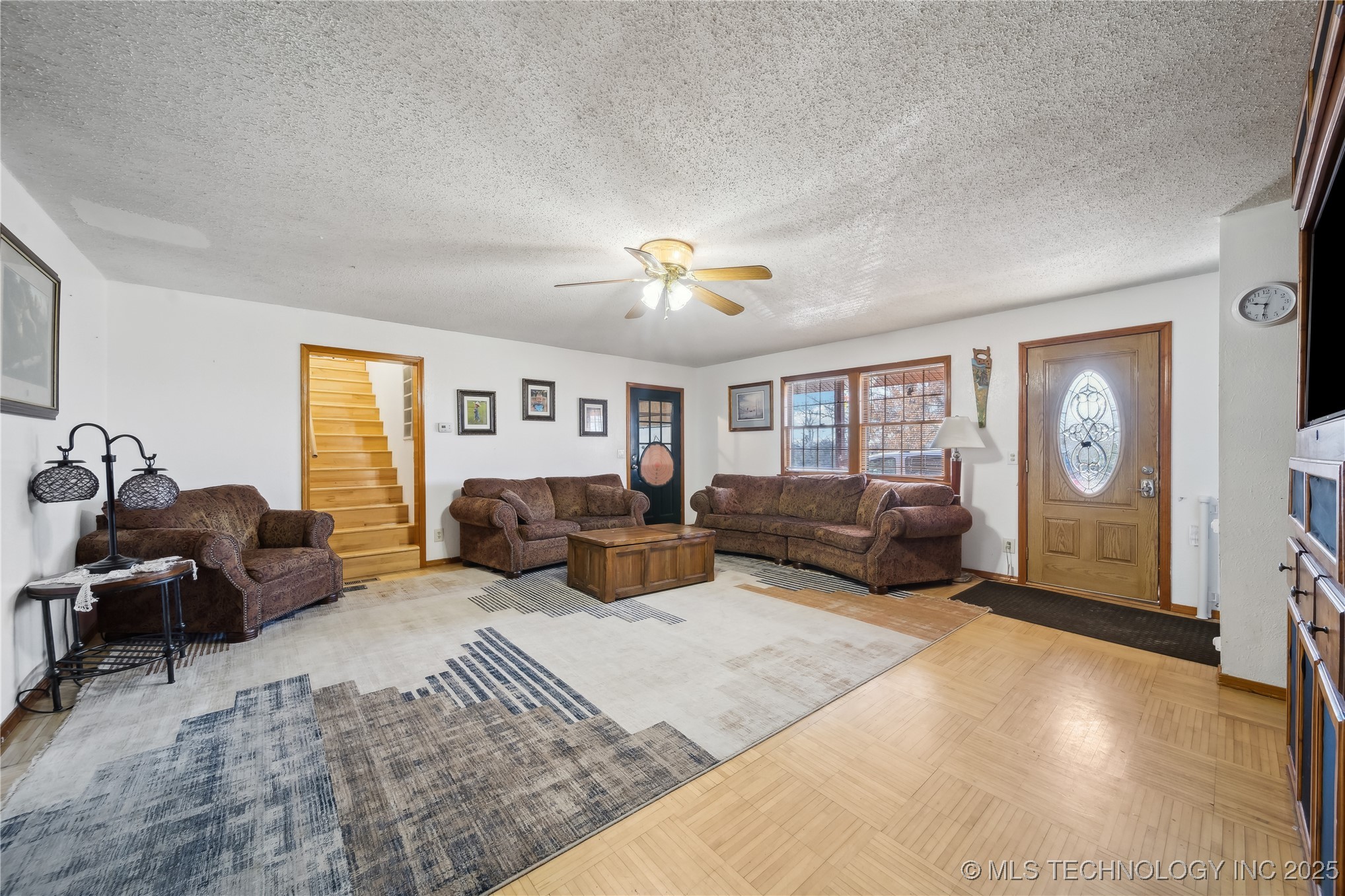 23611 E 300 Road Property Photo 9