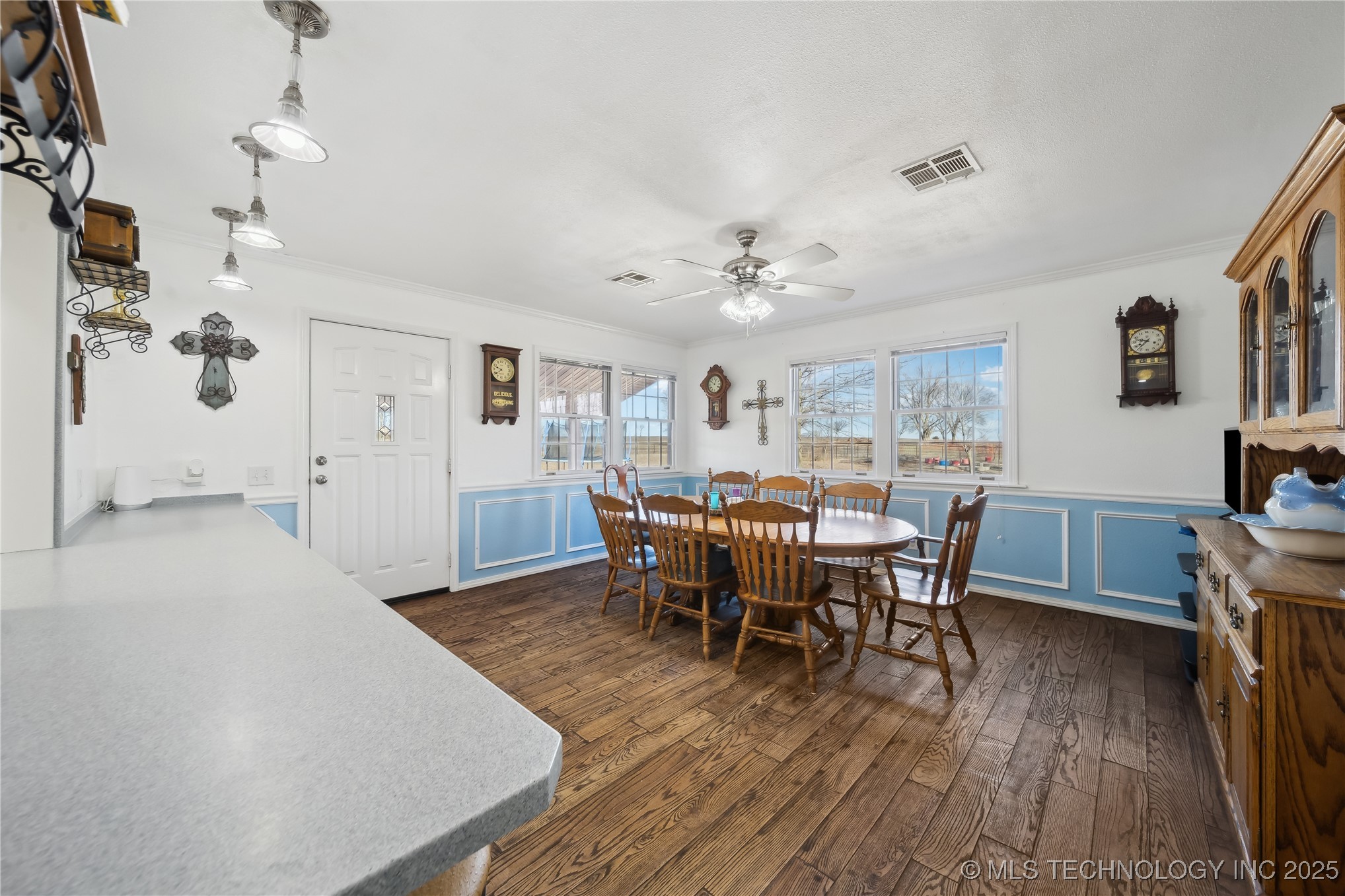 23611 E 300 Road Property Photo 11