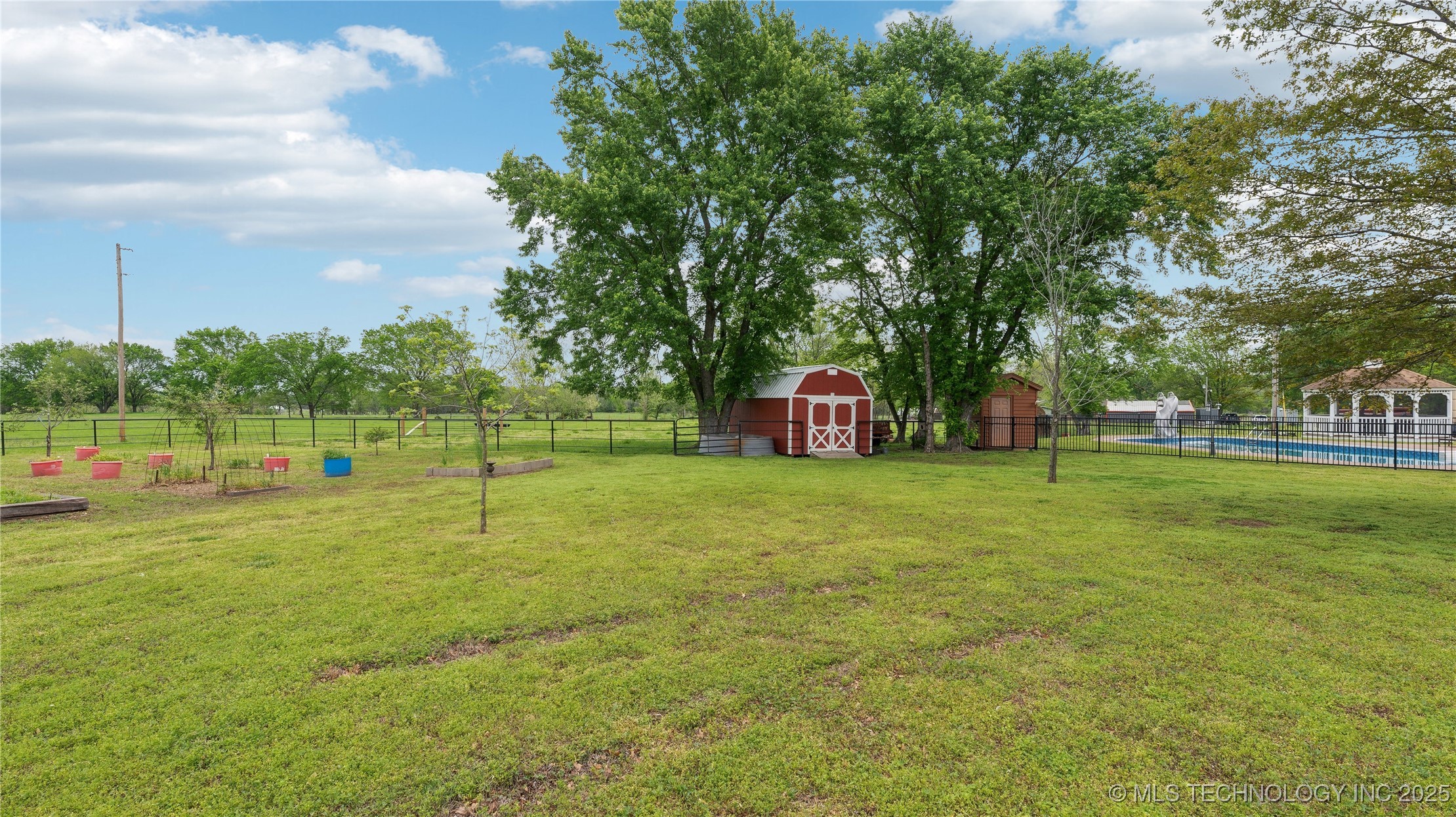 23611 E 300 Road Property Photo 38