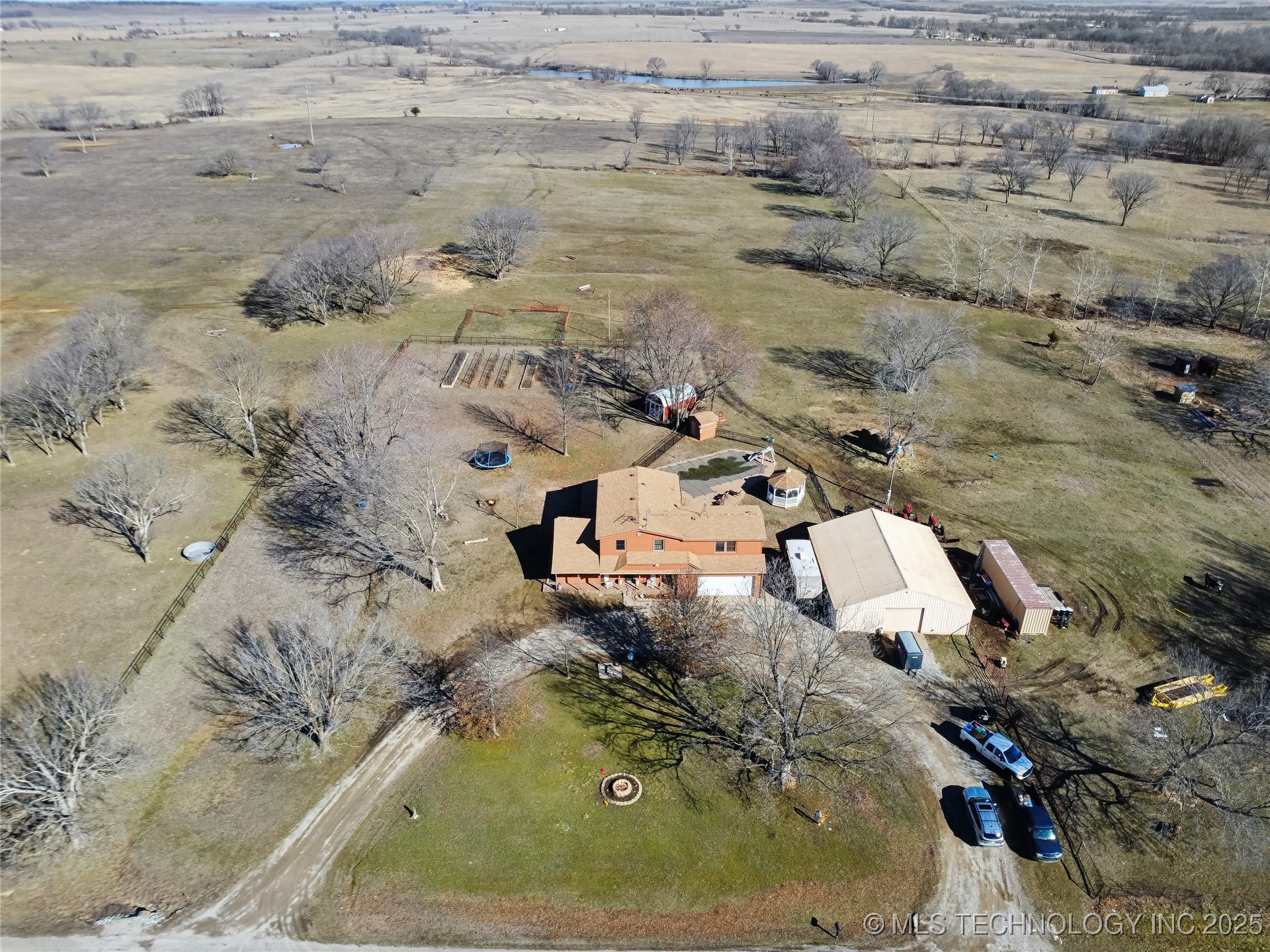 23611 E 300 Road Property Photo 41