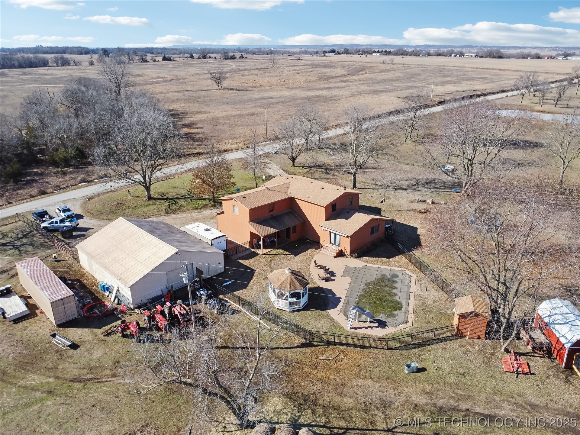 23611 E 300 Road Property Photo 43