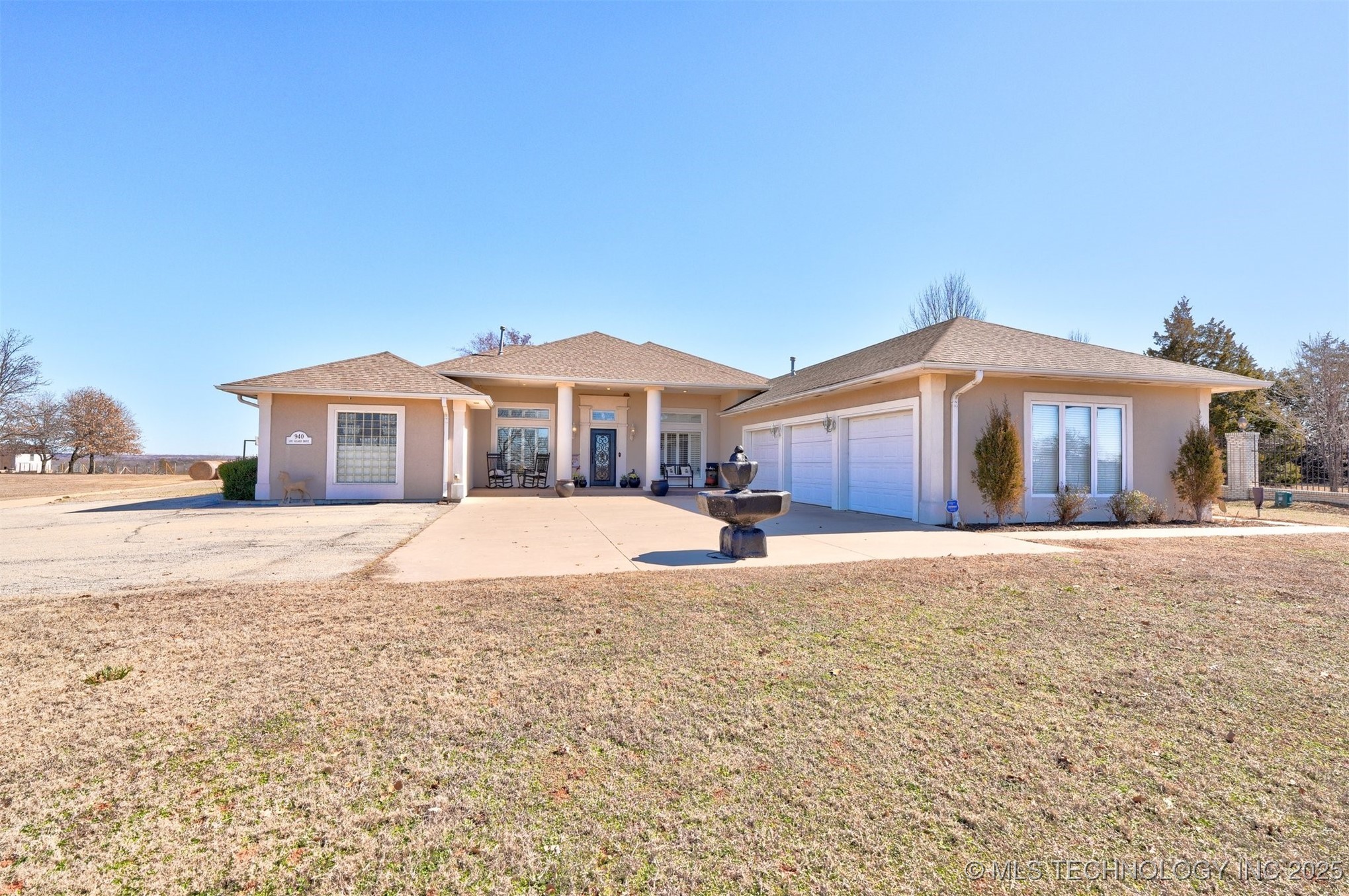 940 Lou Allard Drive Property Photo