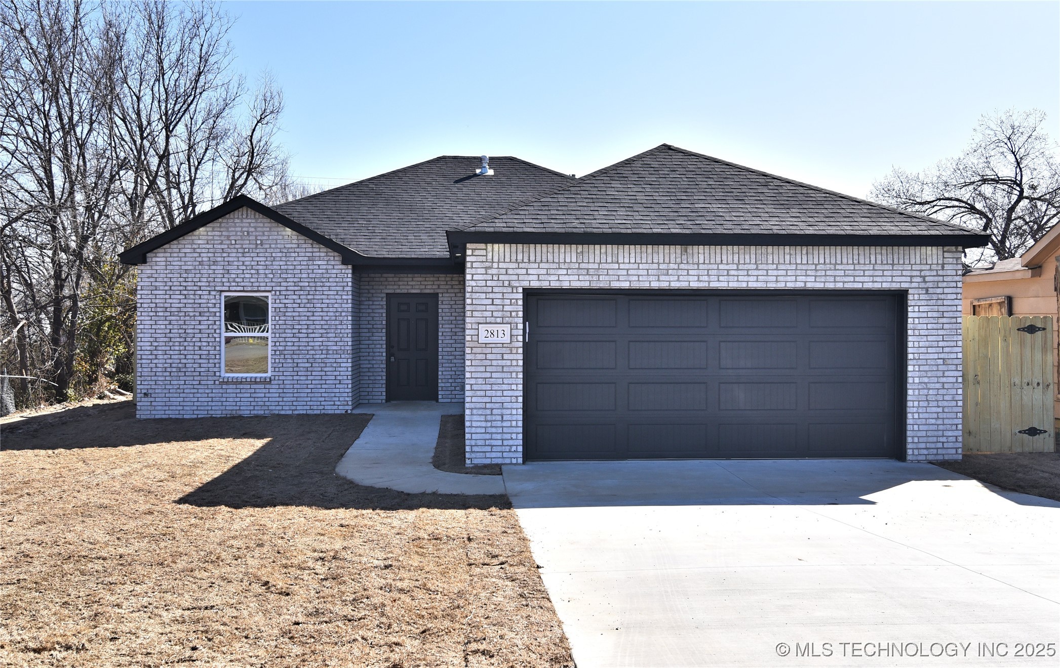 2813 N Iroquois Avenue Property Photo