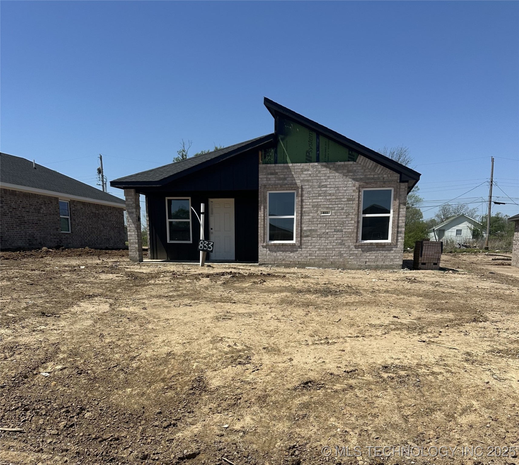833 Elm Street Property Photo