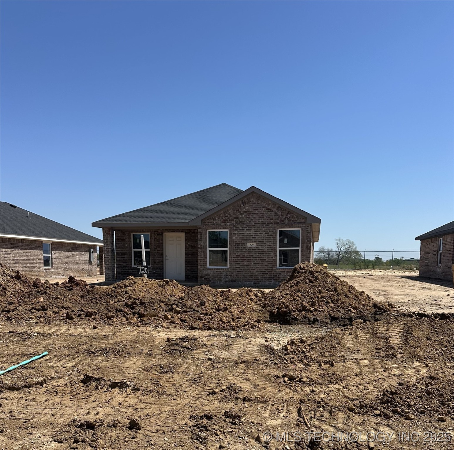 720 Elm Street Property Photo