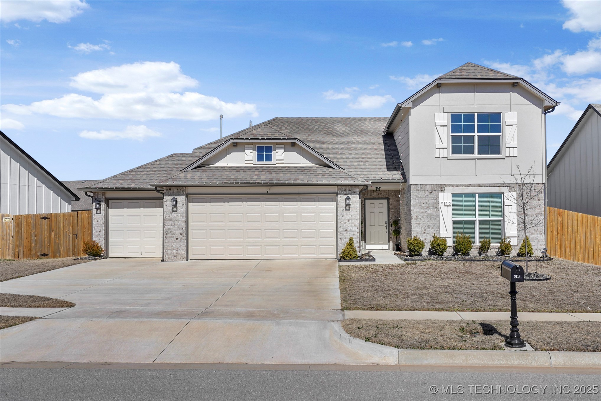 3112 W Albuquerque Place Property Photo 2